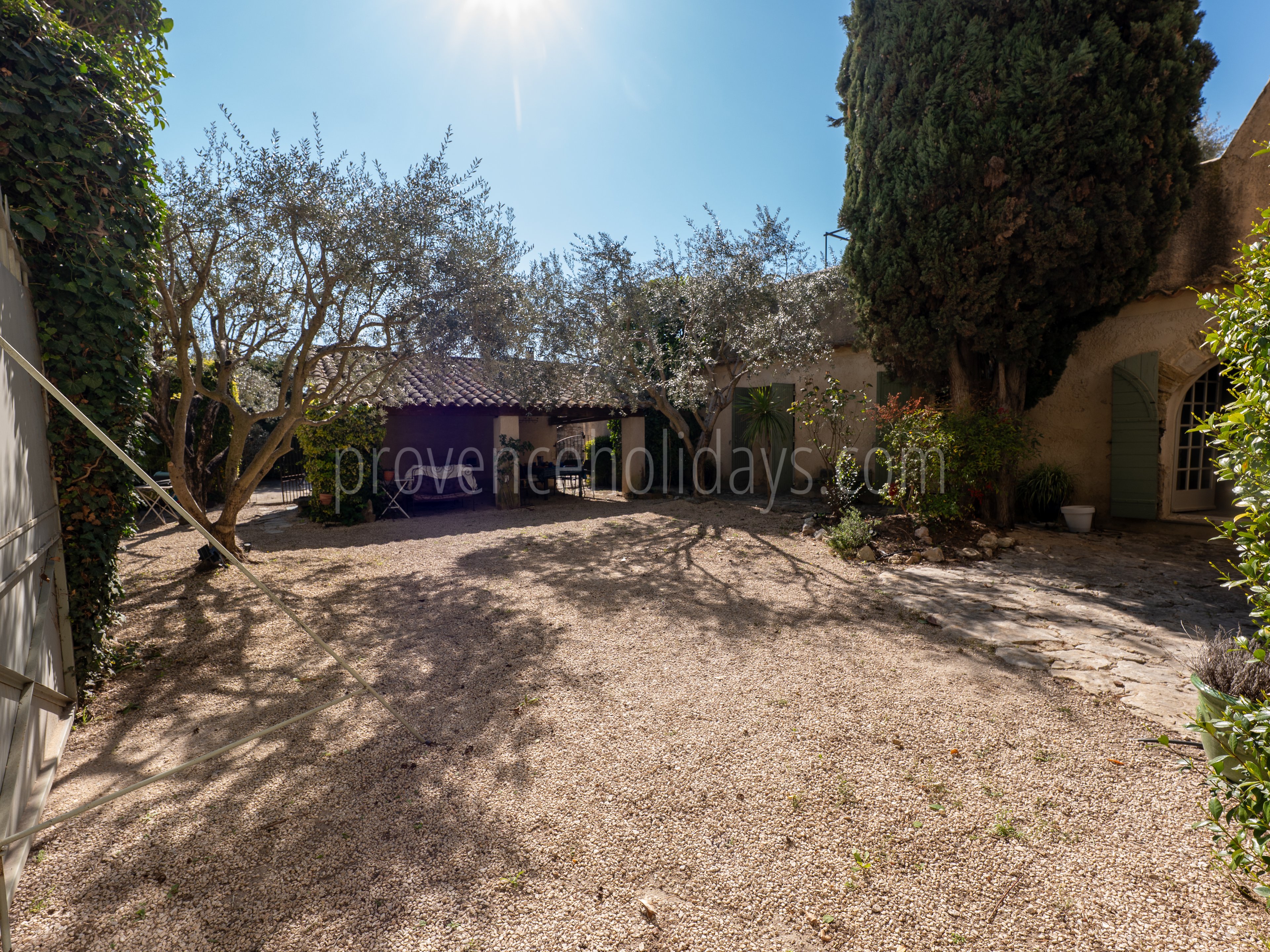 6 - Hotel particulier dans le centre de Mazan: Villa: Exterior