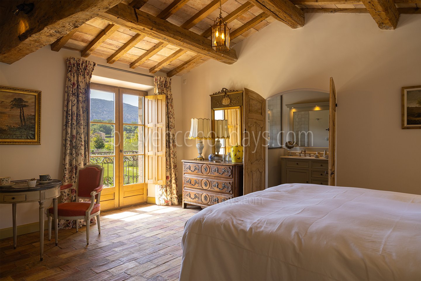 18 - Grand Mas d\'Oppède: Villa: Bedroom
