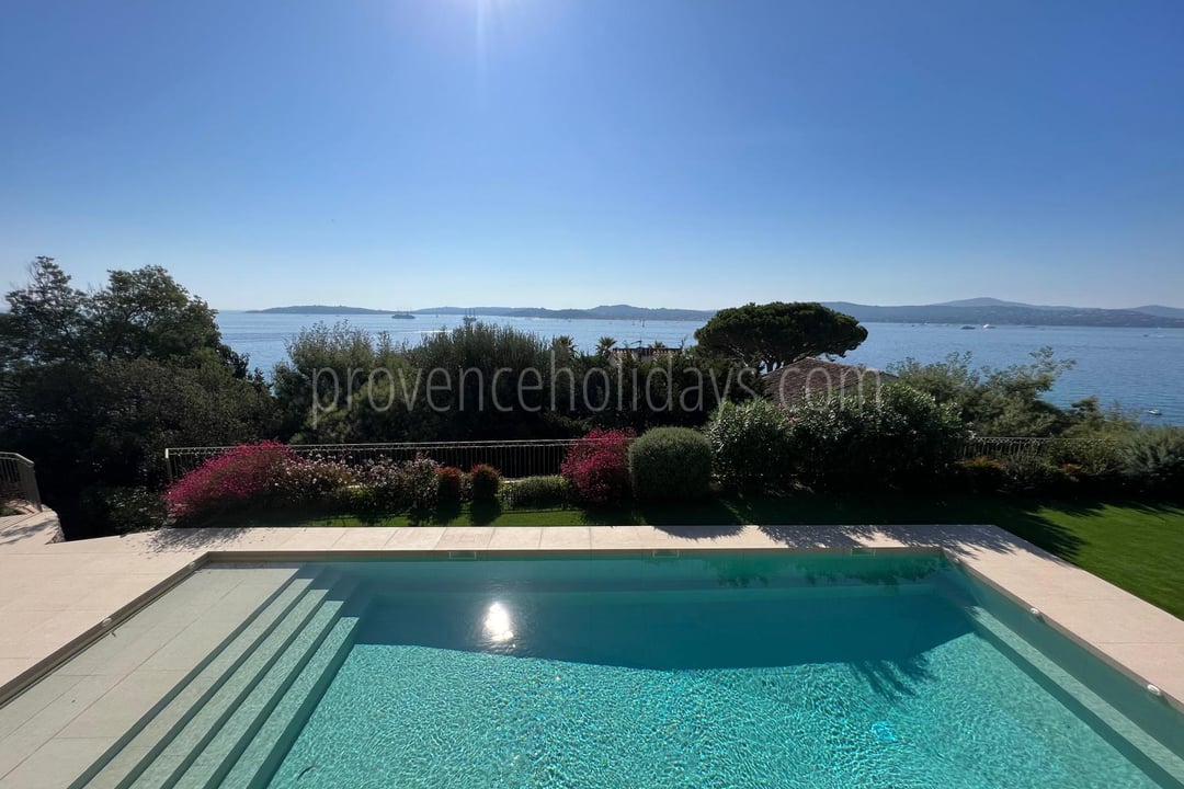 Moderne Villa mit atemberaubendem Blick auf den Golf von Saint-Tropez