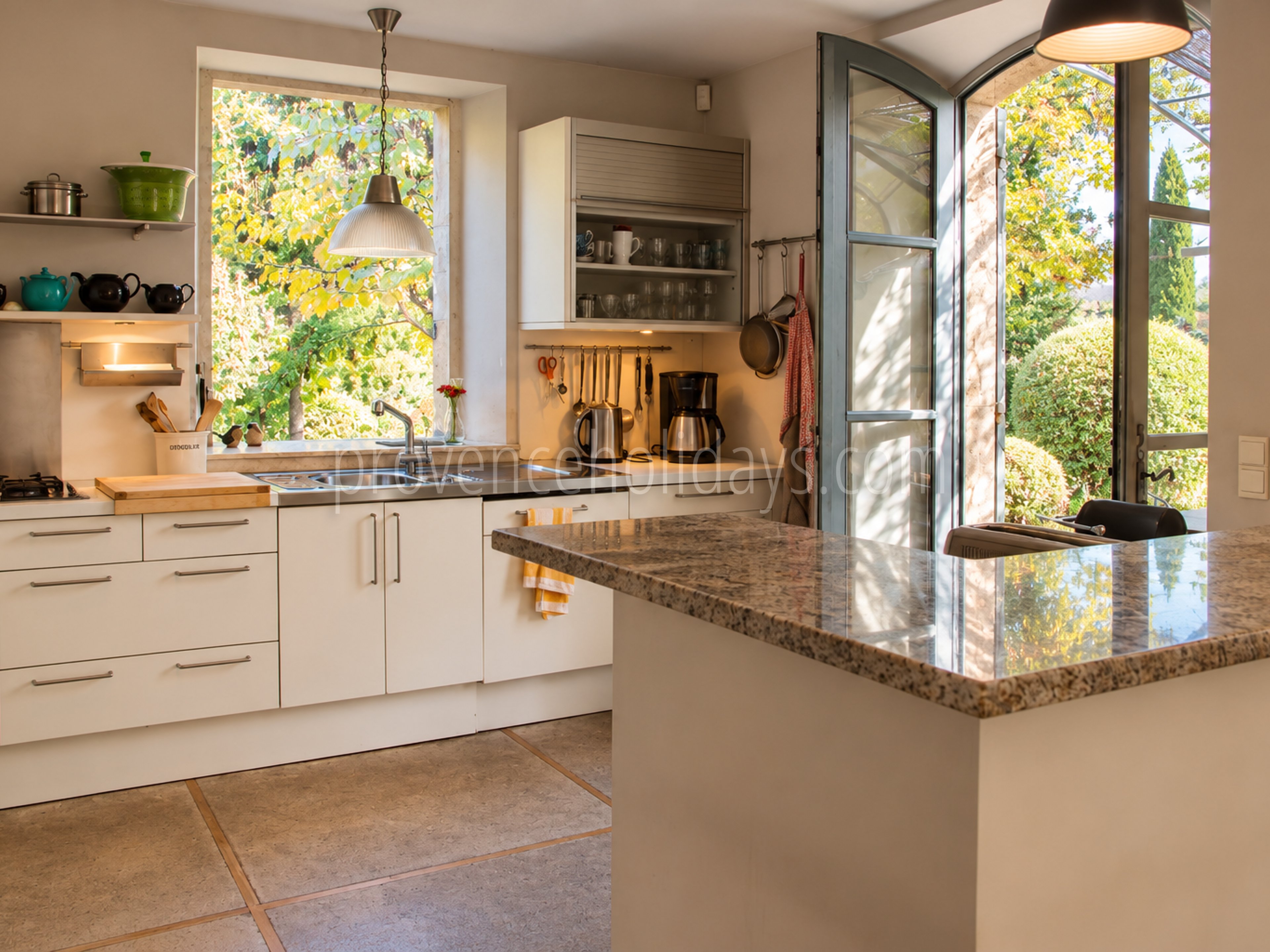 19 - Authentic farmhouse in Saint-Rémy-de-Provence: Villa: Interior