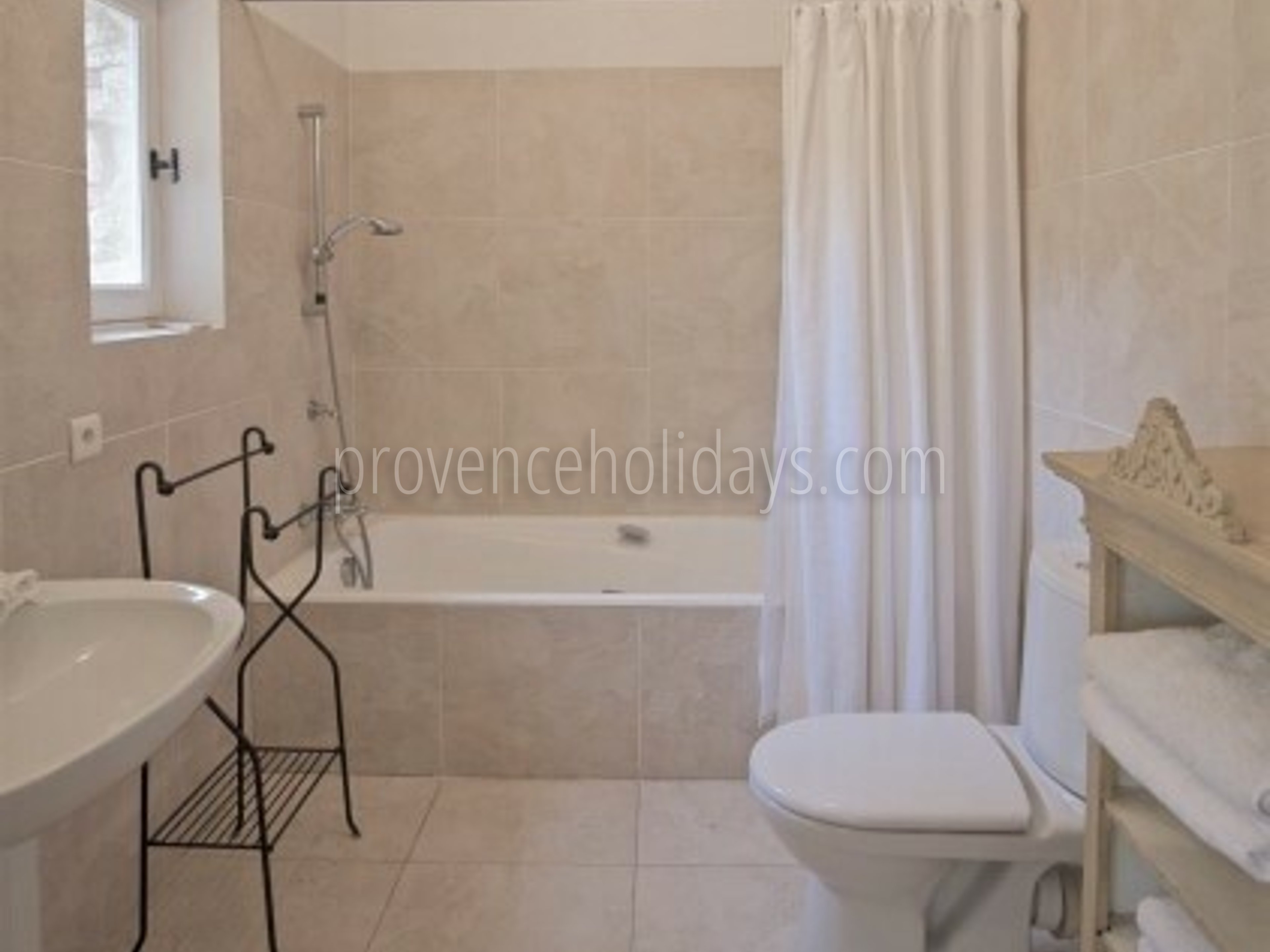 59 - Mas de Gordes: Villa: Bathroom
