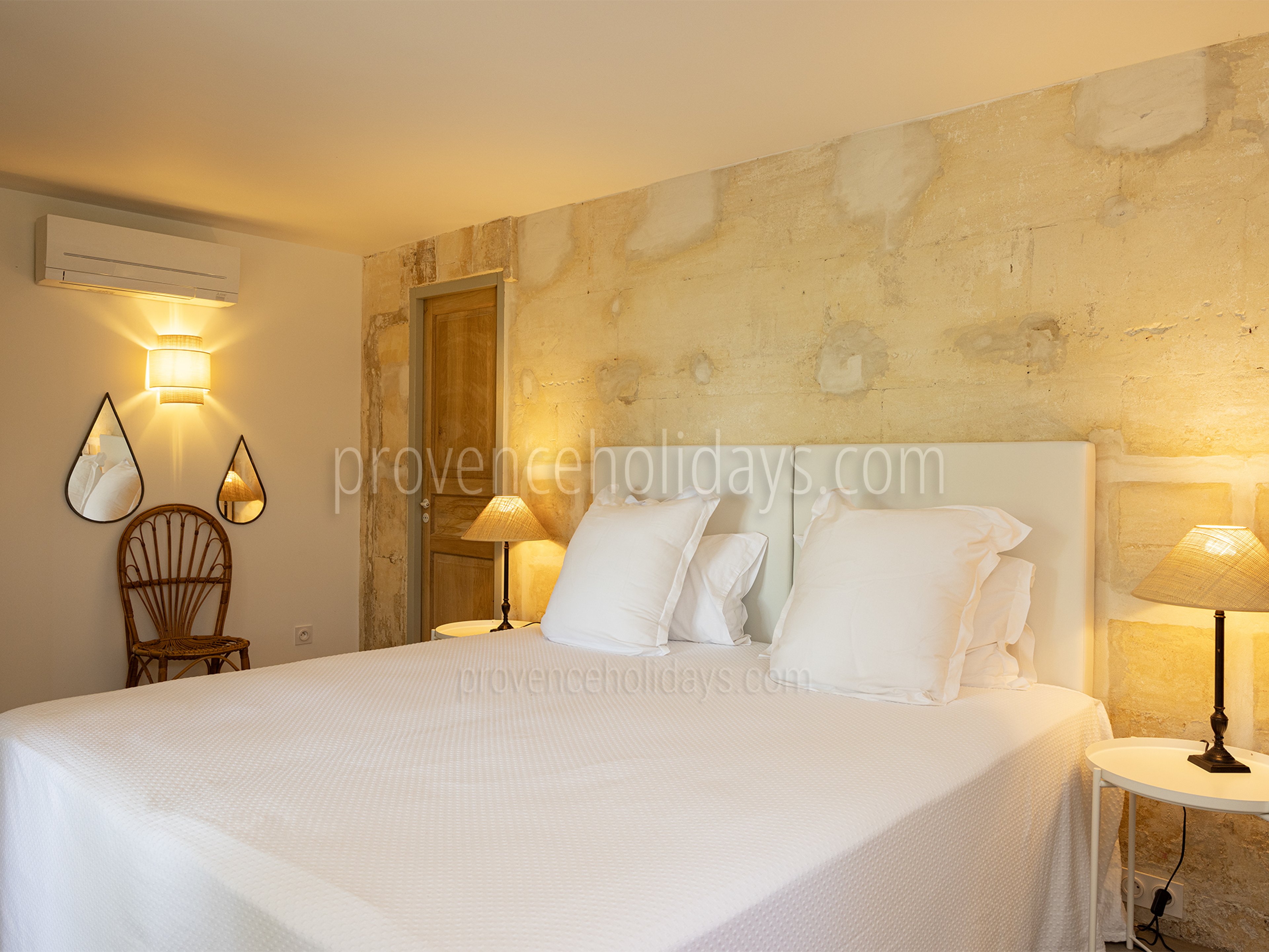 8 - Bastide Mouriès: Villa: Bedroom