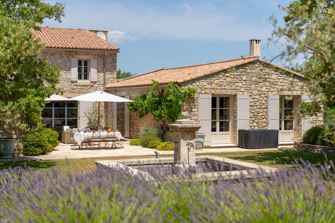 45 - Mas de Saint-Jean: Villa: Exterior