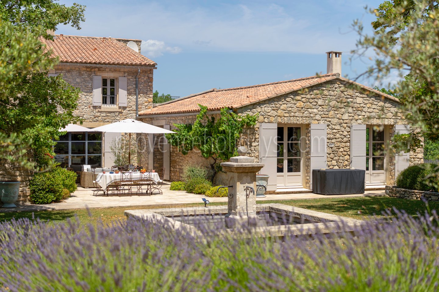 45 - Mas de Saint-Jean: Villa: Exterior