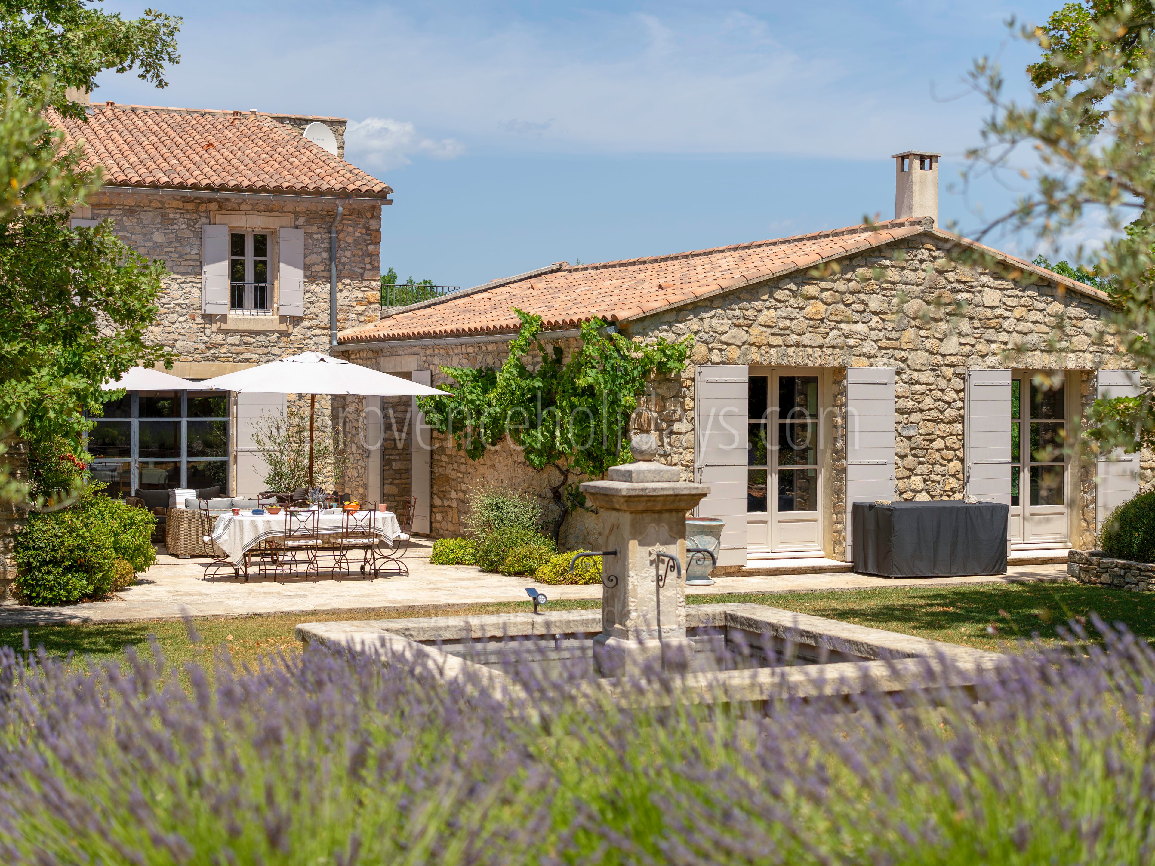 45 - Mas de Saint-Jean: Villa: Exterior