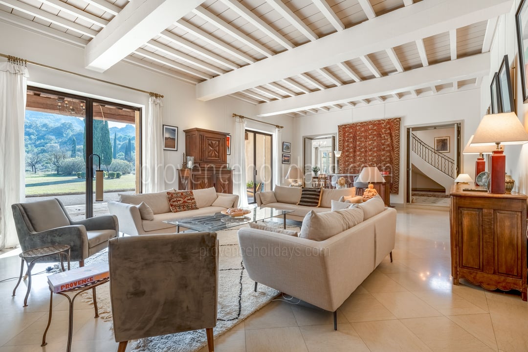 32 - Mas des Trois Cyprès: Villa: Interior