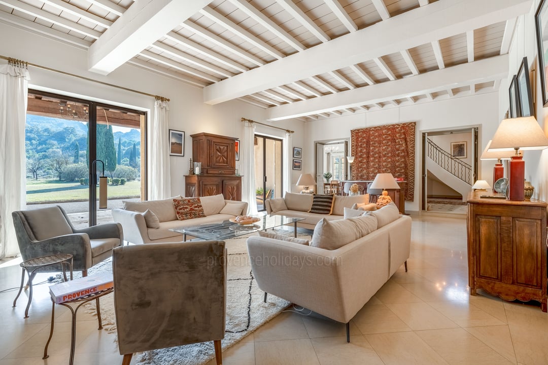 33 - Mas des Trois Cyprès: Villa: Interior