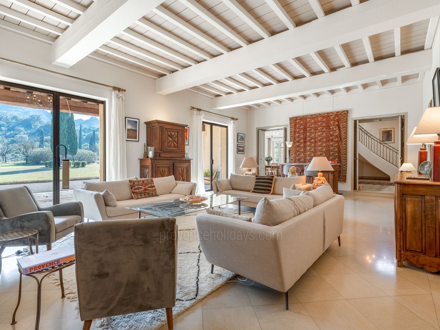 33 - Mas des Trois Cyprès: Villa: Interior