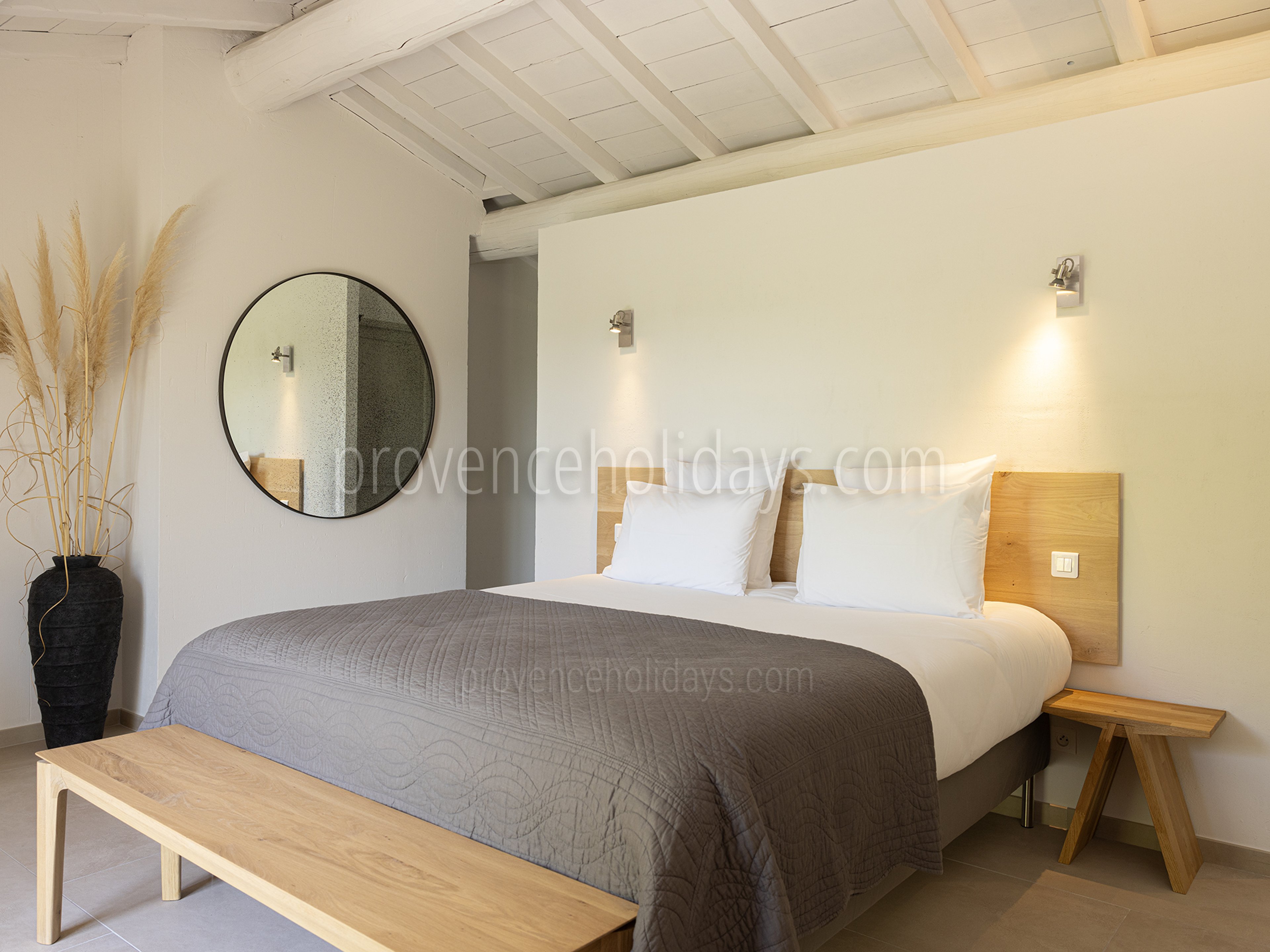 3 - Le Mas des Lauriers: Villa: Bedroom