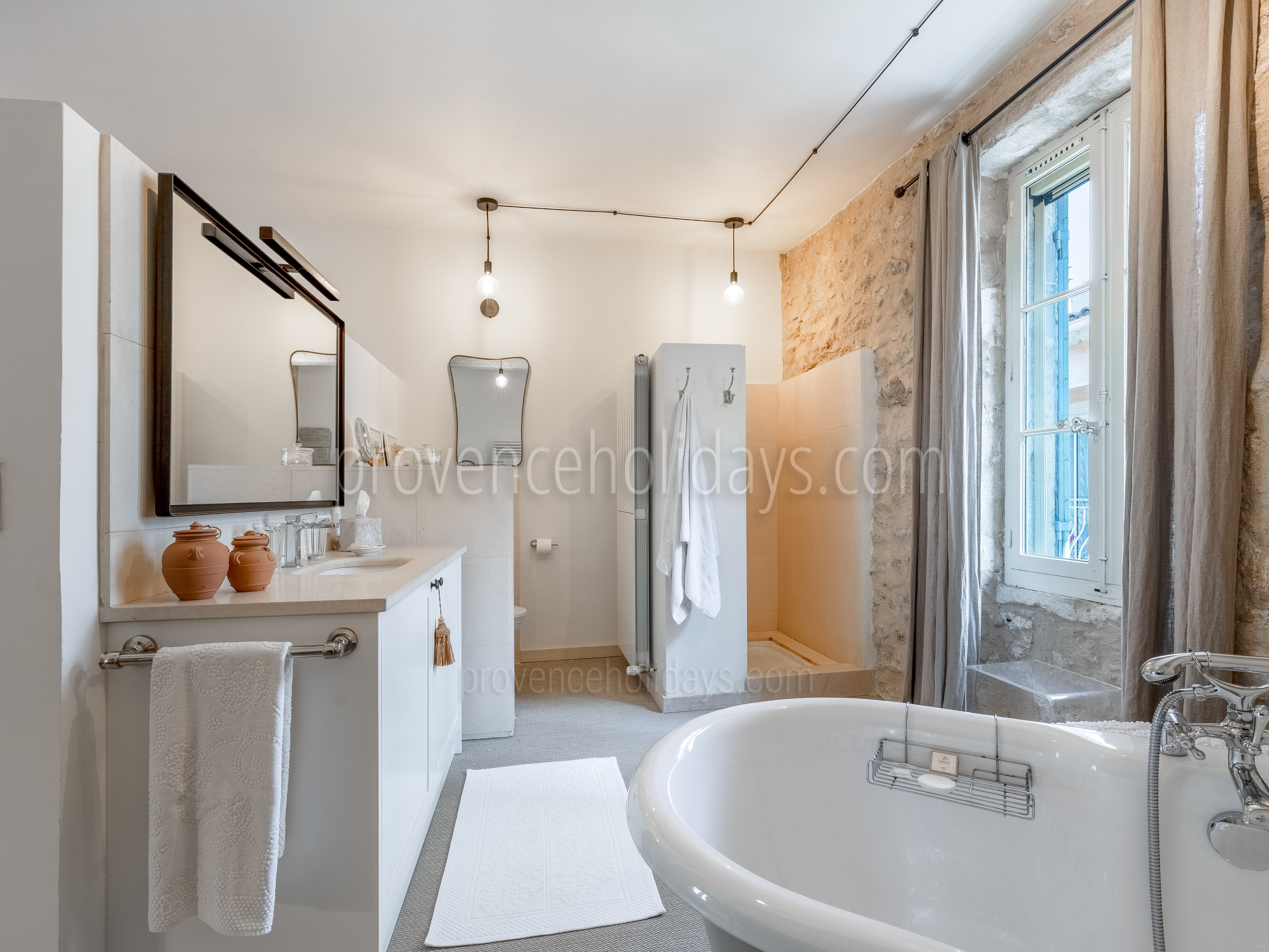 41 - L\'Écrin de Lagnes: Villa: Bathroom