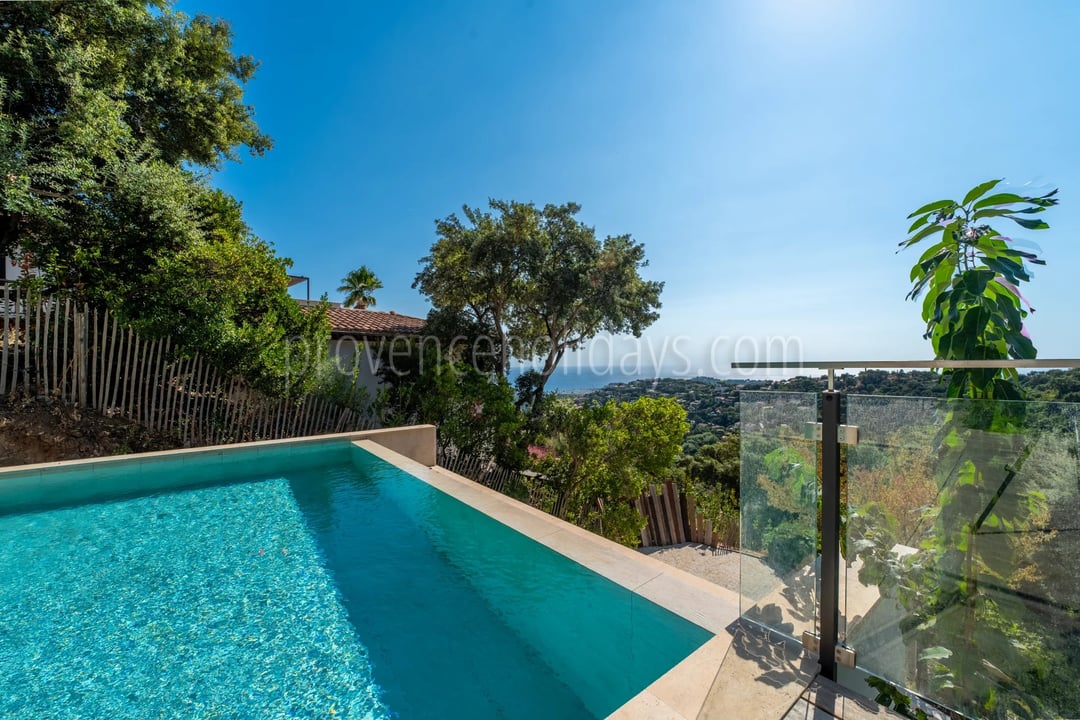 26 - Hedendaagse villa in Cavalaire-sur-Mer: Villa: Pool