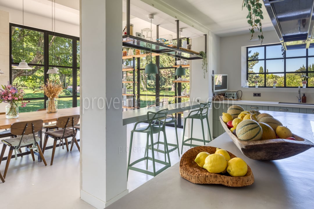 18 - Mas Province: Villa: Interior