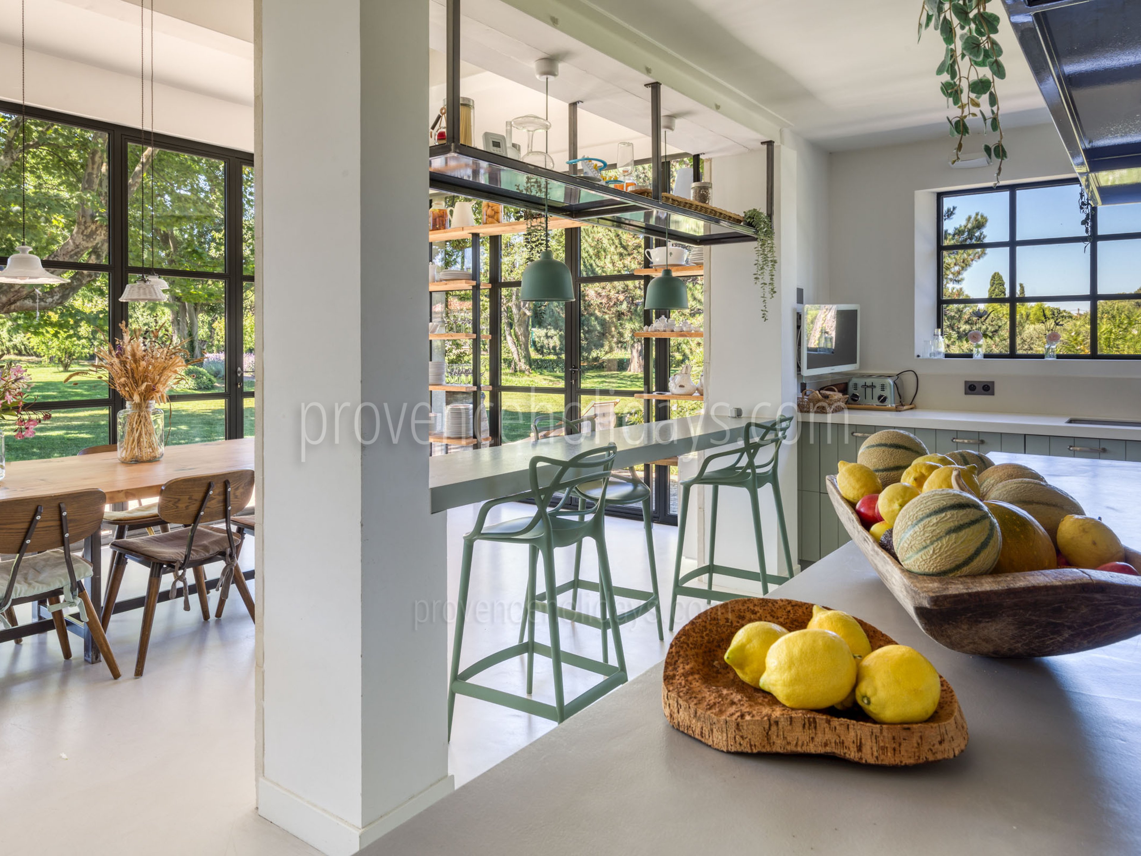 18 - Mas Province: Villa: Interior
