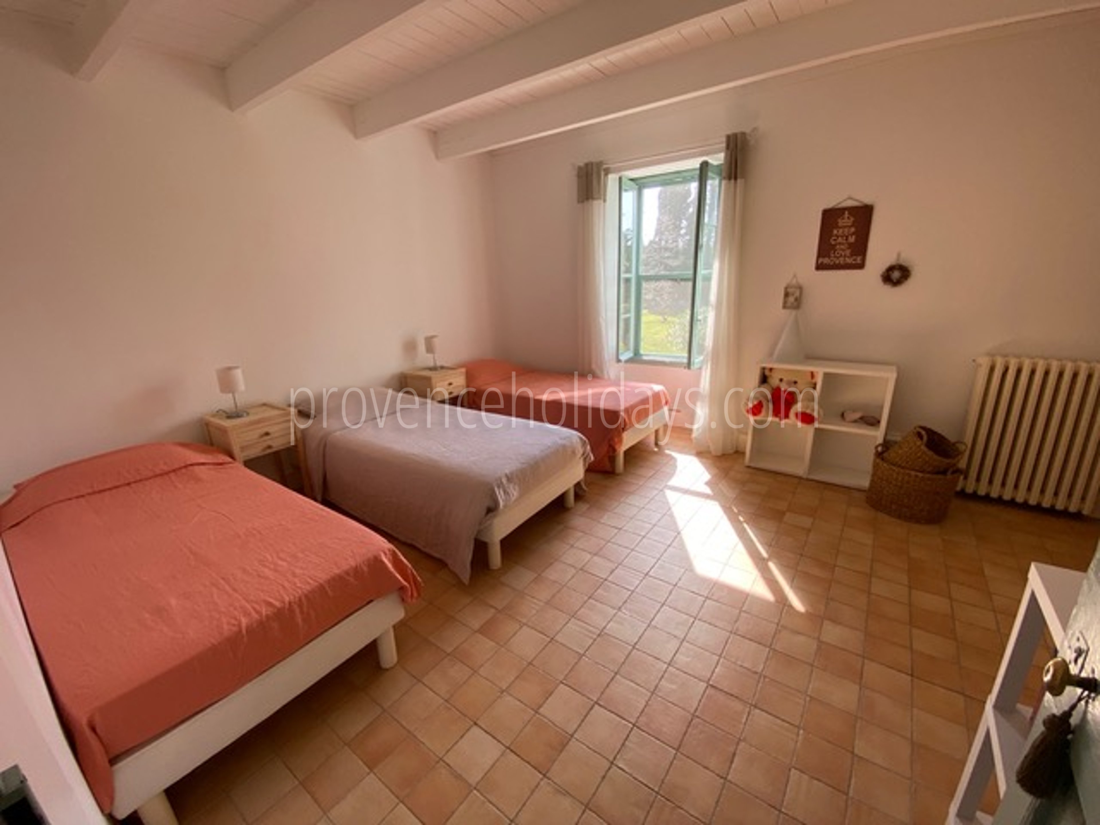 10 - le Refuge Provençal: Villa: Bedroom