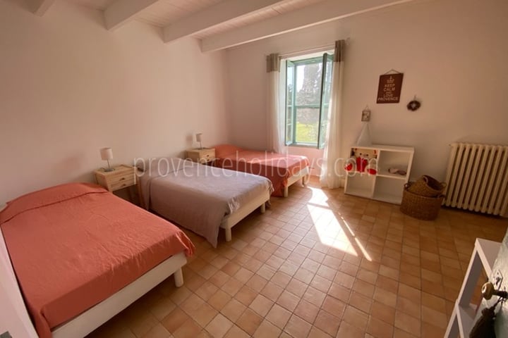 10 - le Refuge Provençal: Villa: Bedroom