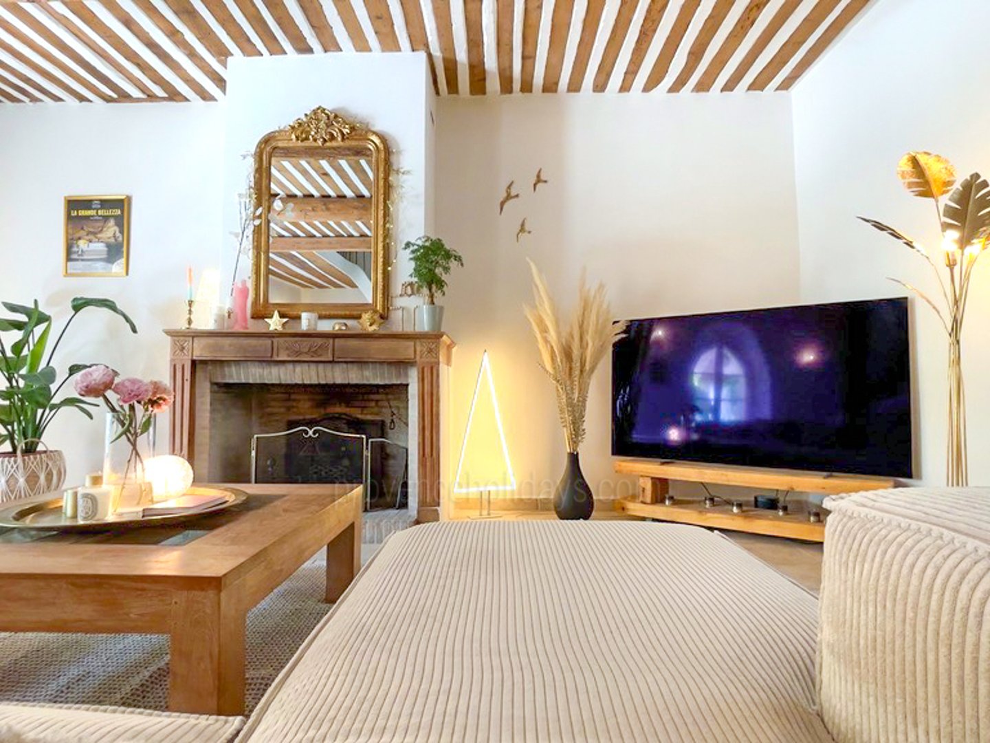 30 - Le Mas Chopin: Villa: Interior