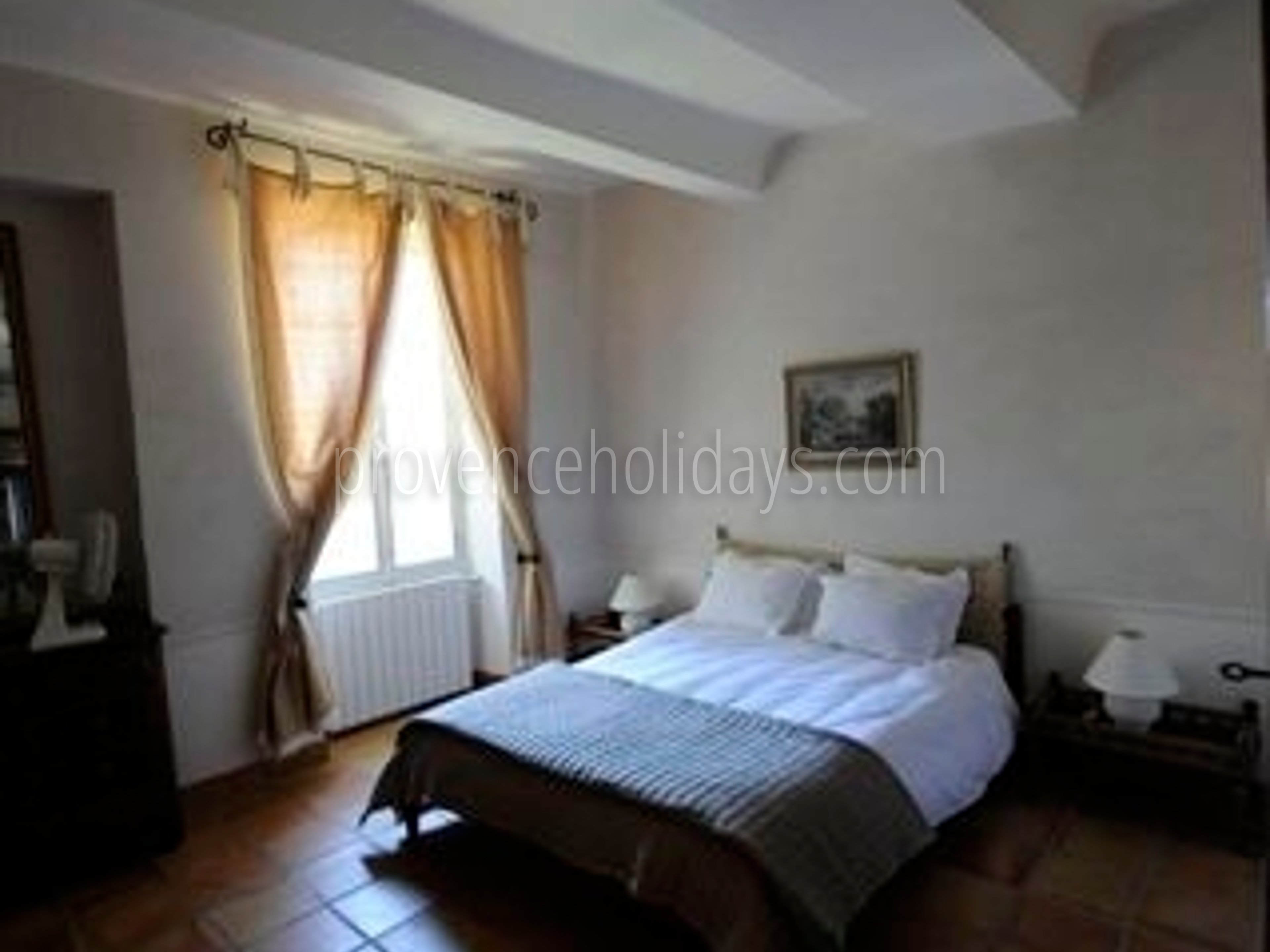 52 - Mas Lambesc: Villa: Bedroom