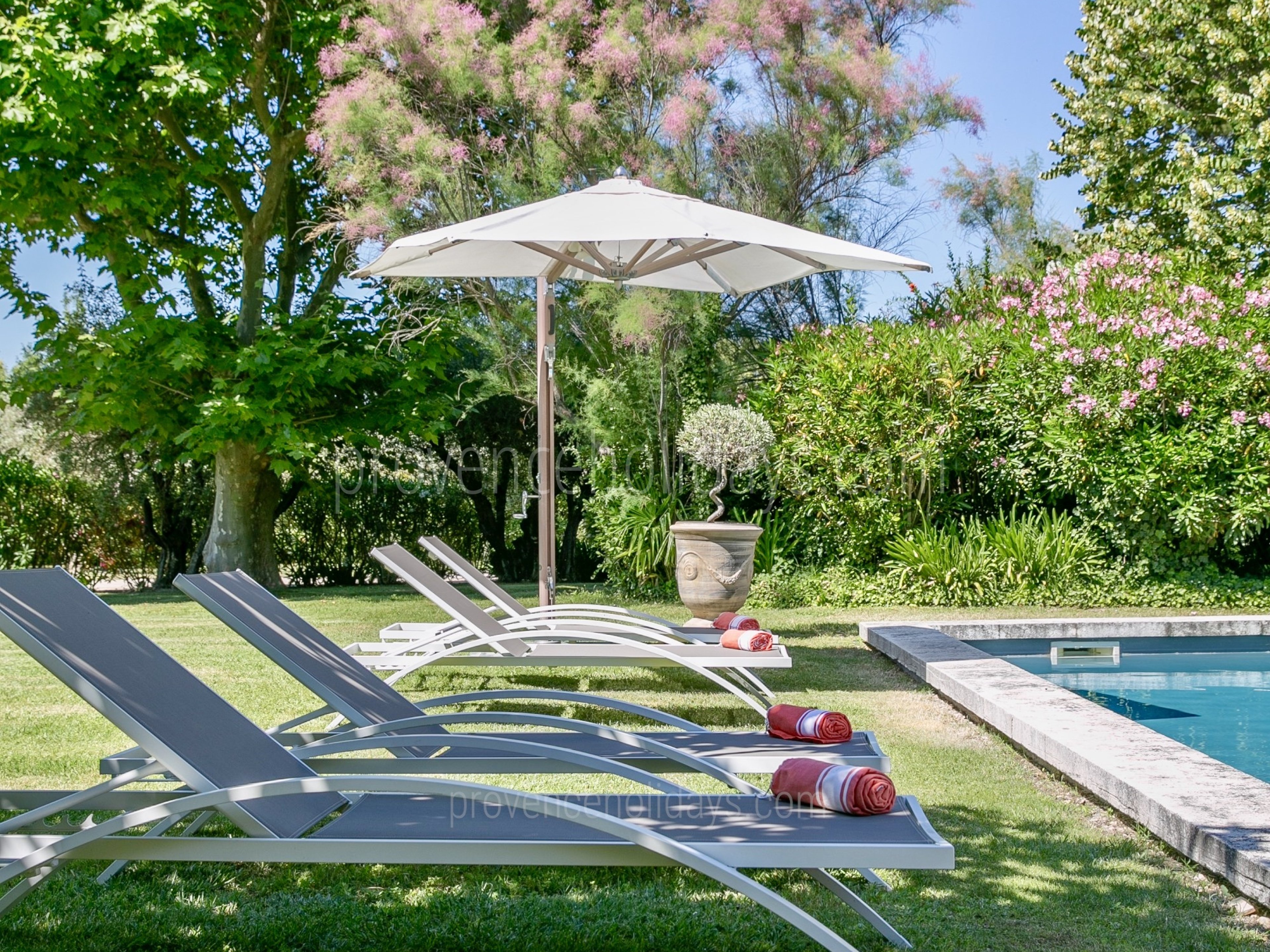 27 - Les Oliviers: Villa: Exterior
