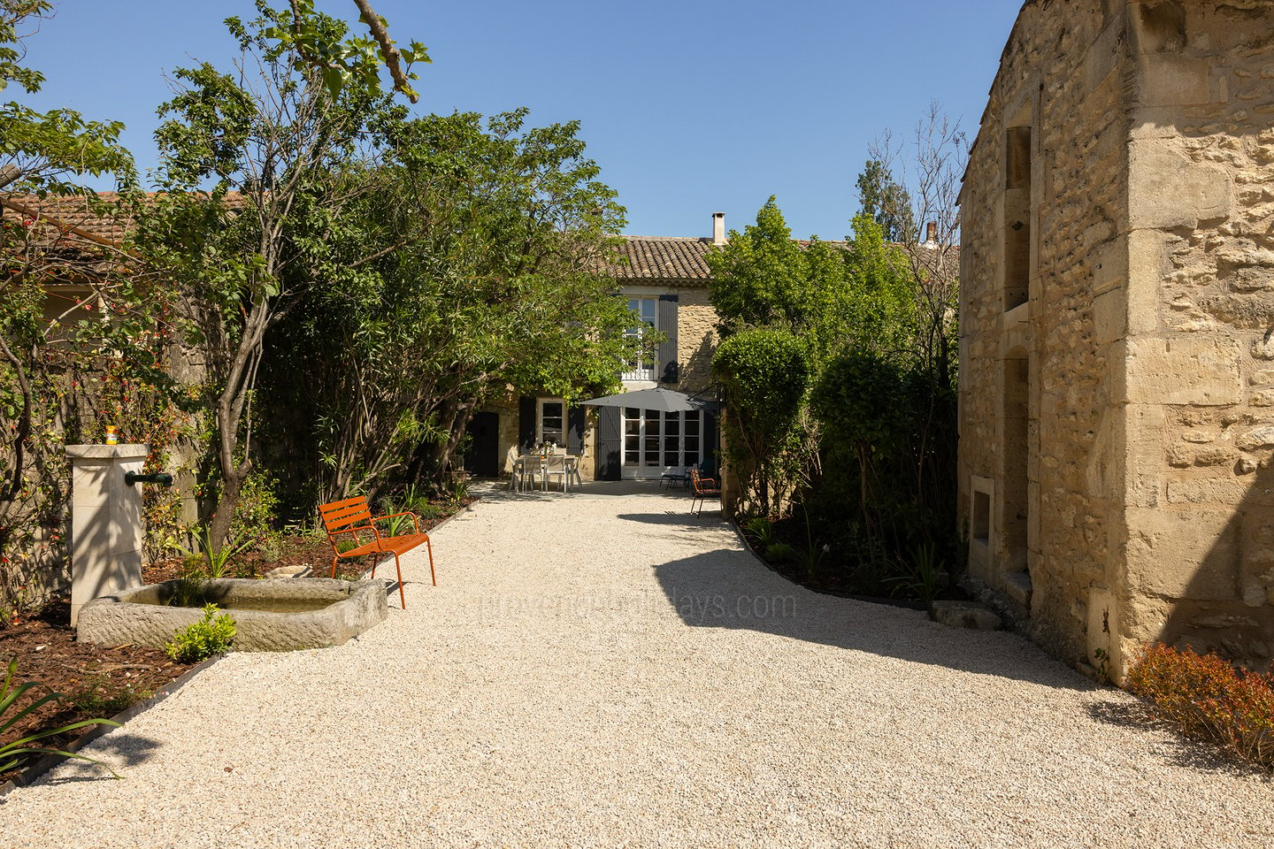 13 - Maison des Alpilles: Villa: Exterior