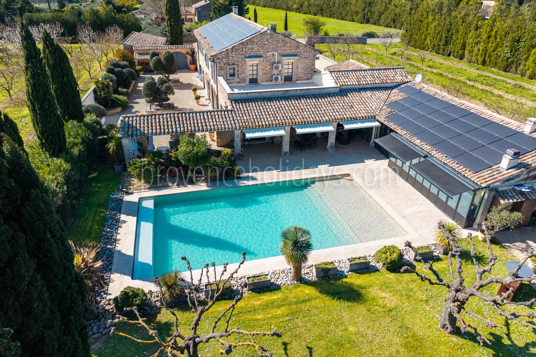 4 - Provençal mas in Robion: Villa: Pool