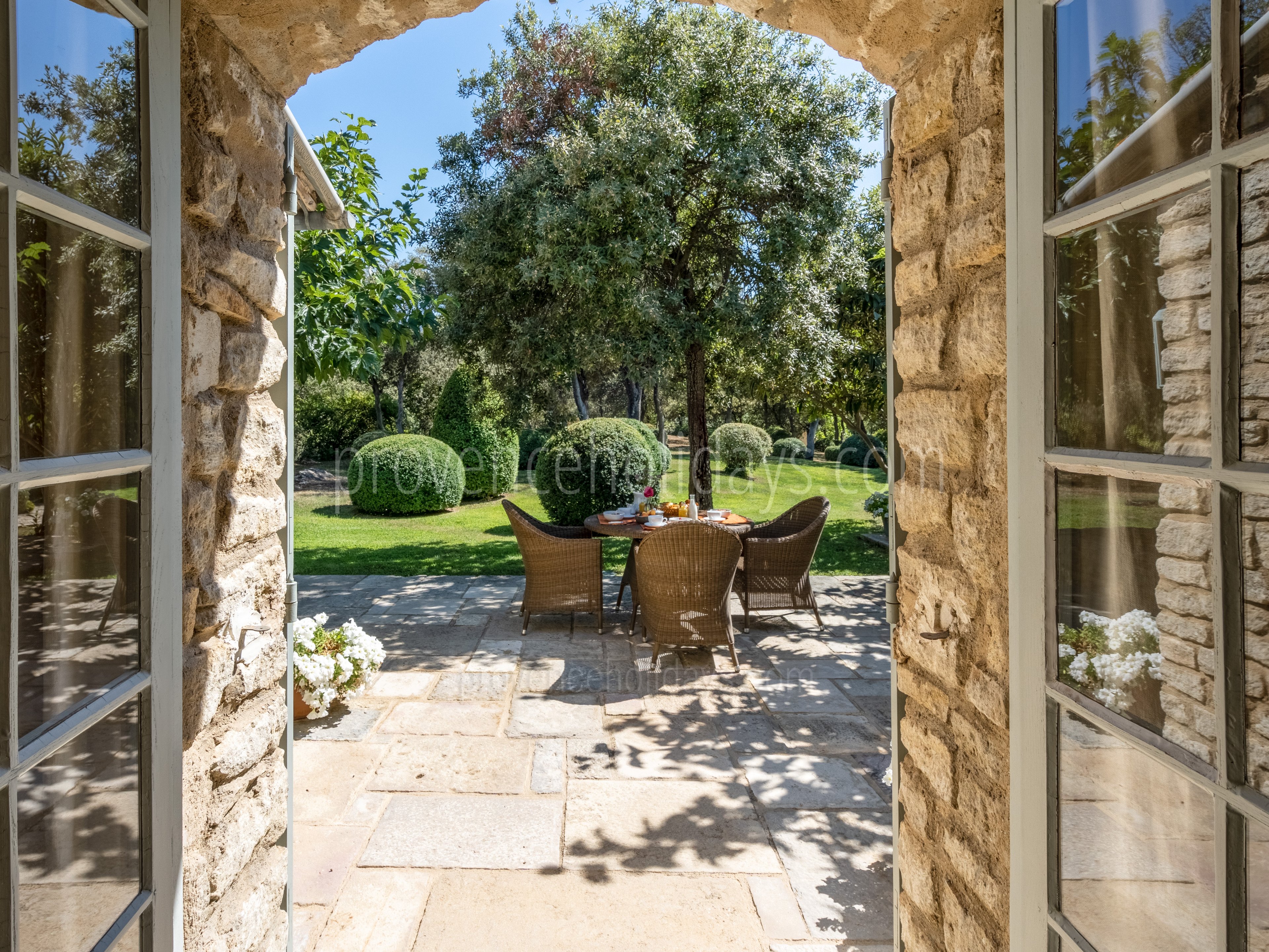 13 - Mas en Campagne: Villa: Exterior