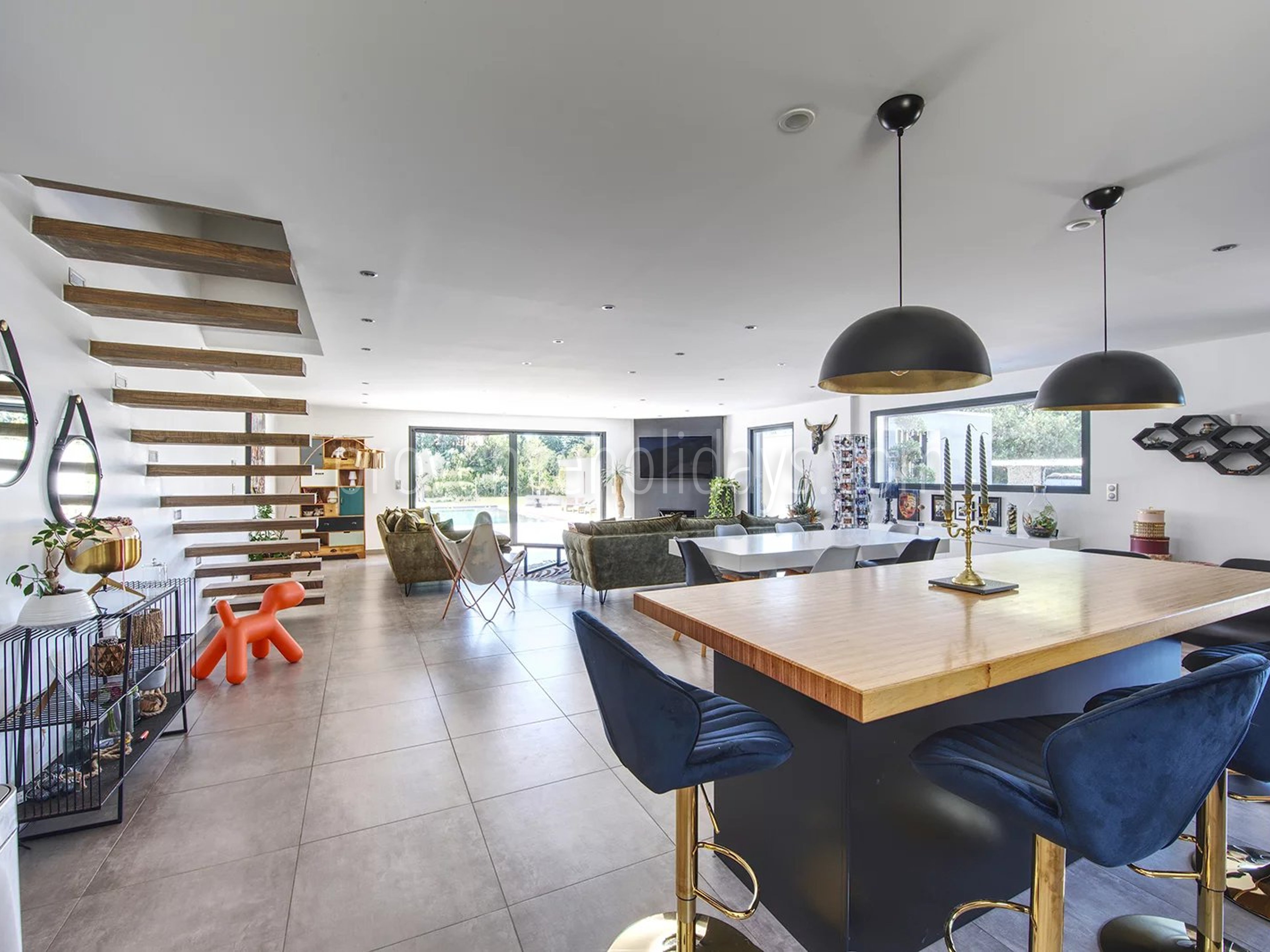 32 - House with pool house in Eyguières: Villa: Interior