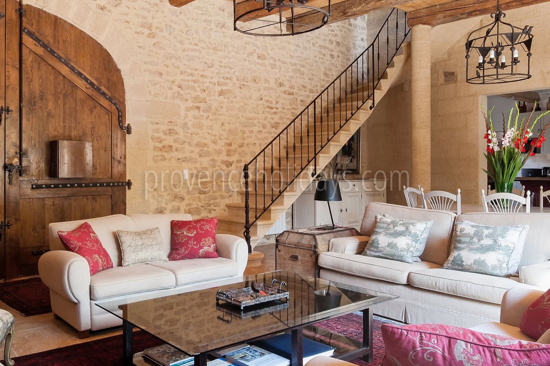 26 - Mas Pont-du-Gard: Villa: Interior
