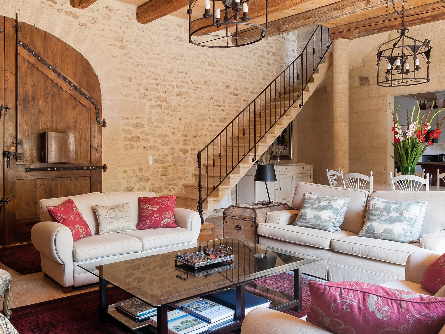 25 - Mas Pont-du-Gard: Villa: Interior