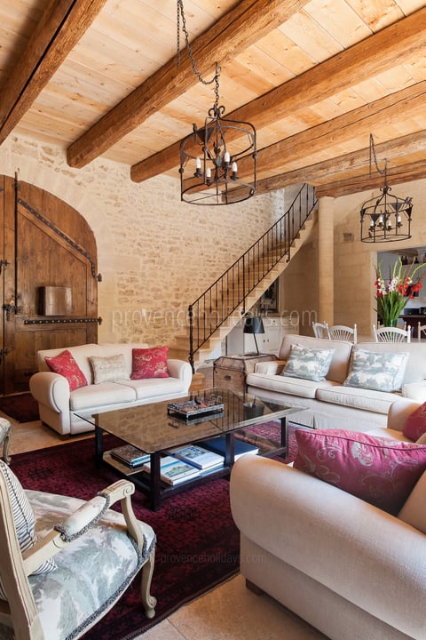 26 - Mas Pont-du-Gard: Villa: Interior
