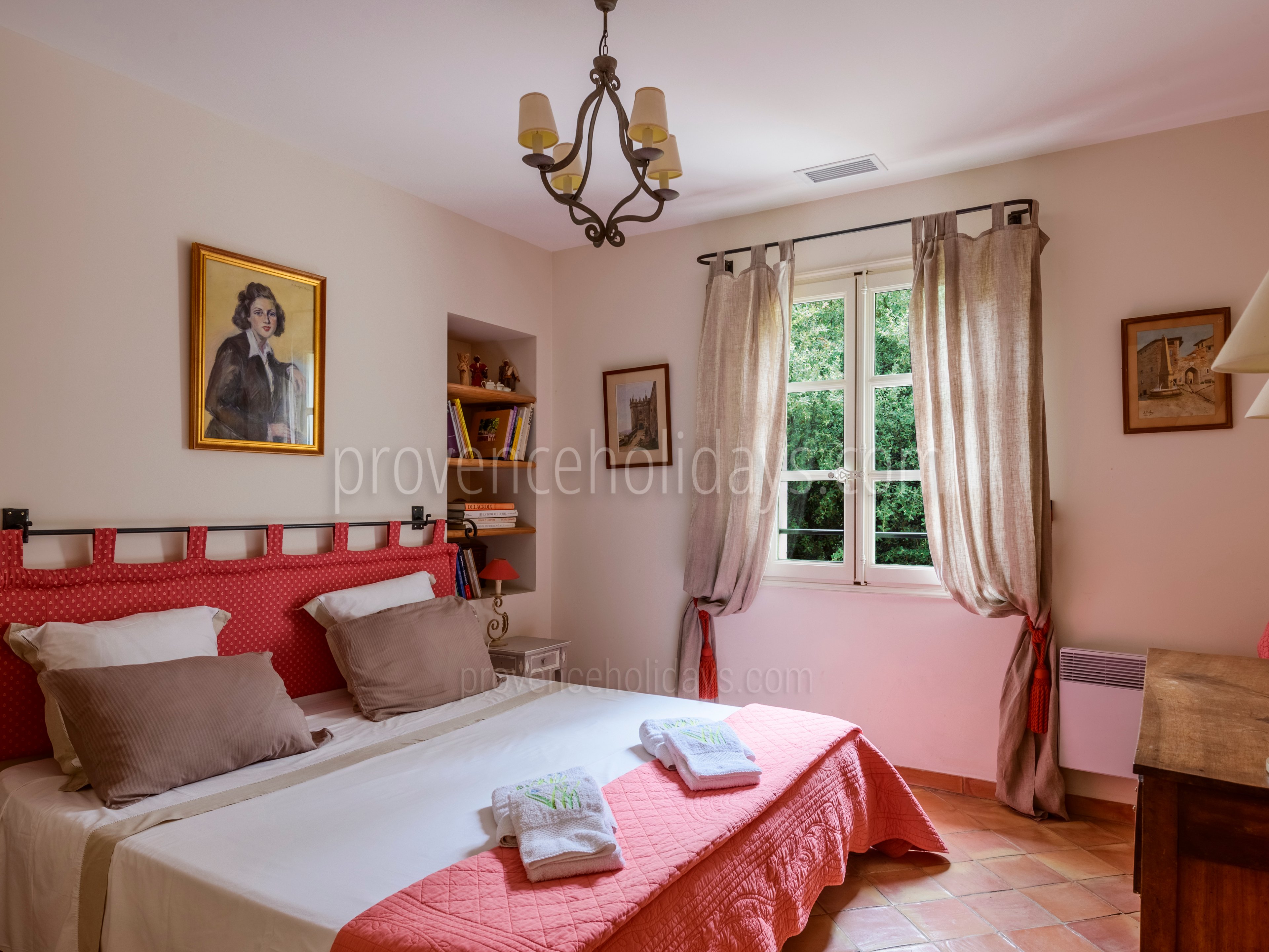 25 - Le Mas des Roses: Villa: Bedroom