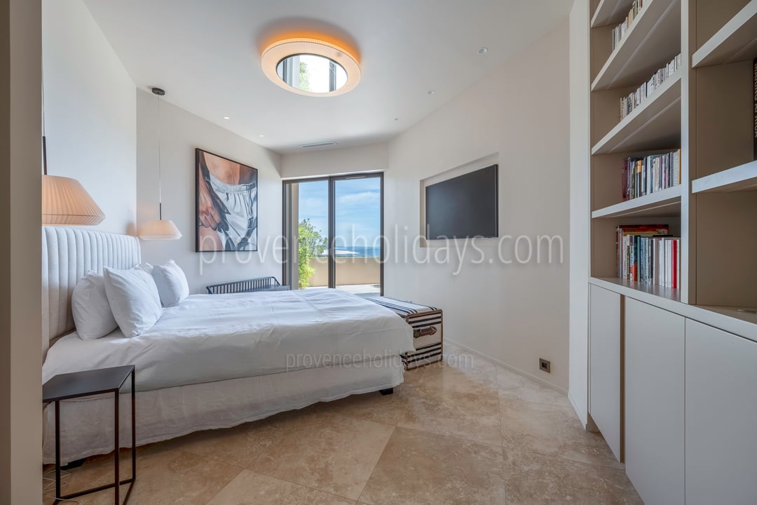10 - Eden-en-Provence: Villa: Bedroom