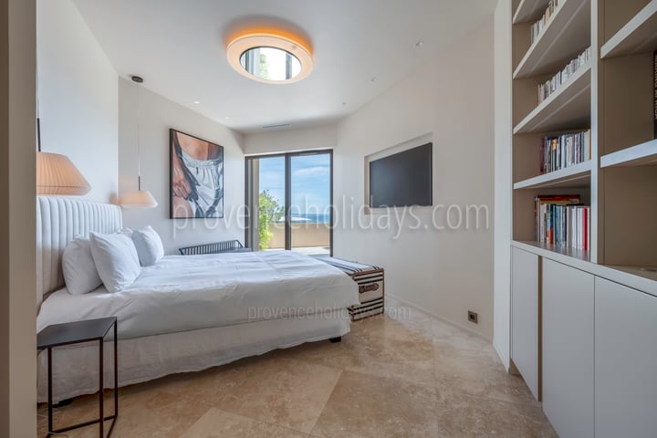 10 - Eden-en-Provence: Villa: Bedroom