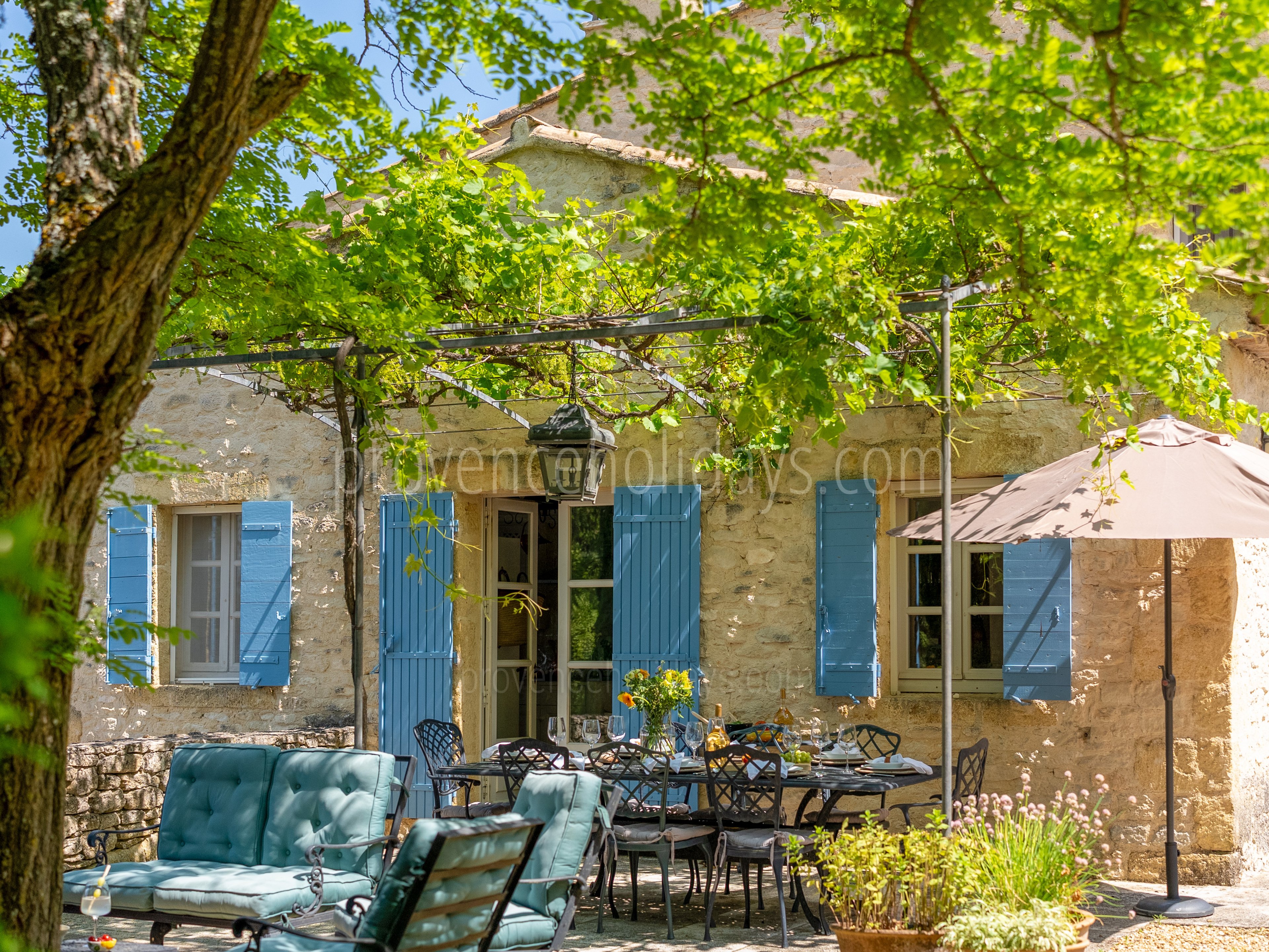 7 - Le Mas de Bonnieux: Villa: Exterior
