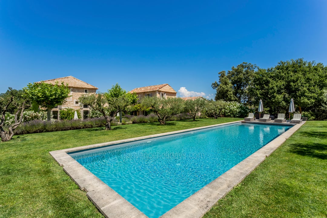 Renovated 18th century stone farmhouse in Bonnieux - Swimming Pool