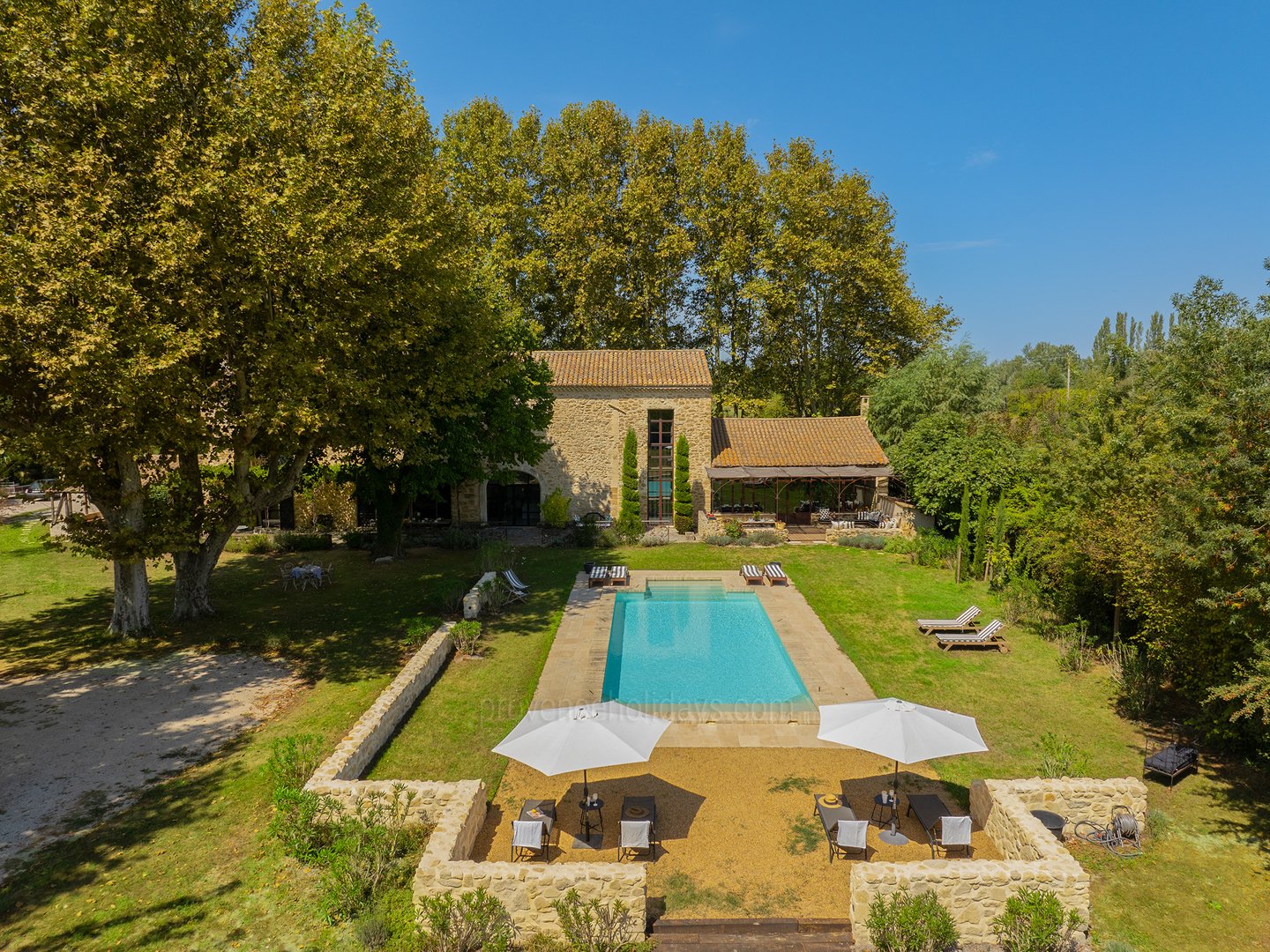 3 - Le Mas d\'Entraigues: Villa: Exterior