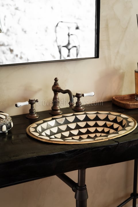 41 - Mas des Oliviers: Villa: Bathroom