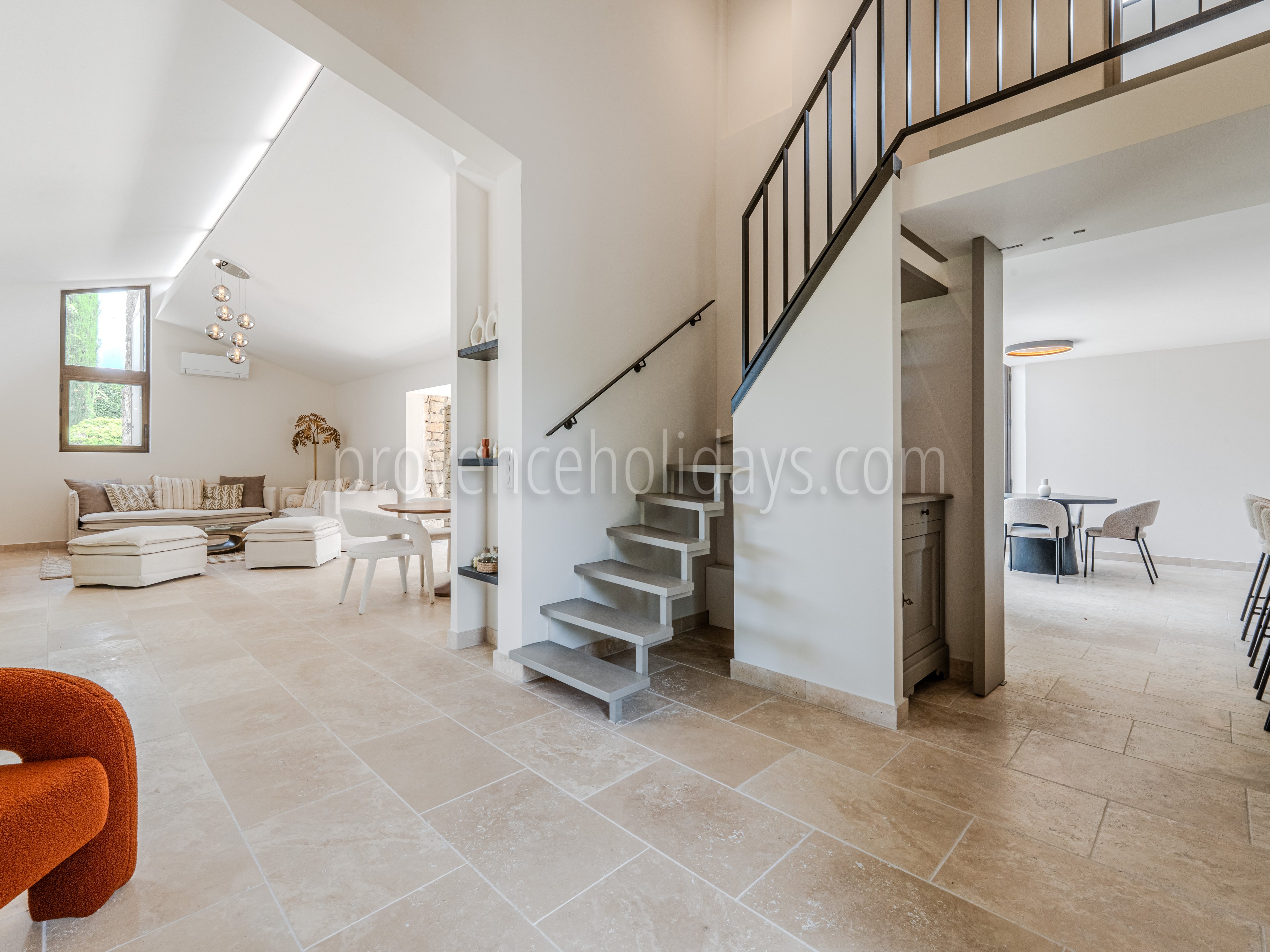 17 - Mas de la Rivière Secrète: Villa: Interior