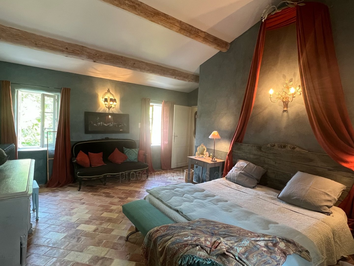 15 - Mas Pasquette: Villa: Bedroom