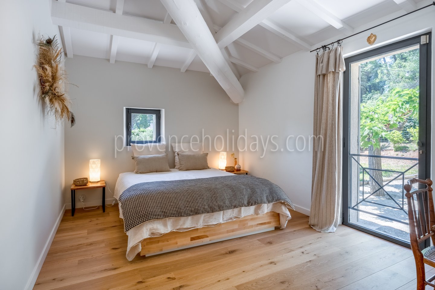 32 - Mas de la Burlande: Villa: Bedroom