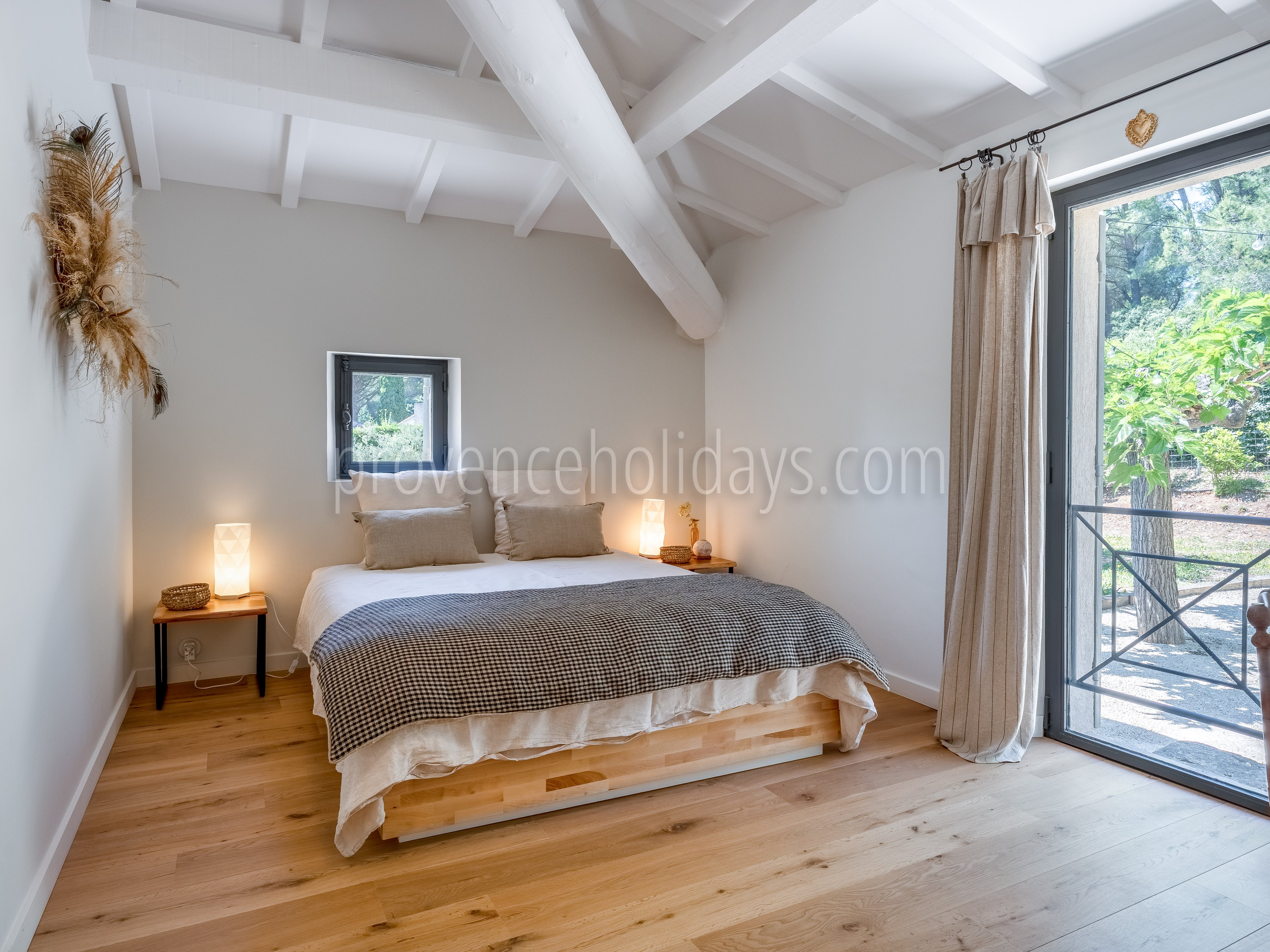 32 - Mas de la Burlande: Villa: Bedroom