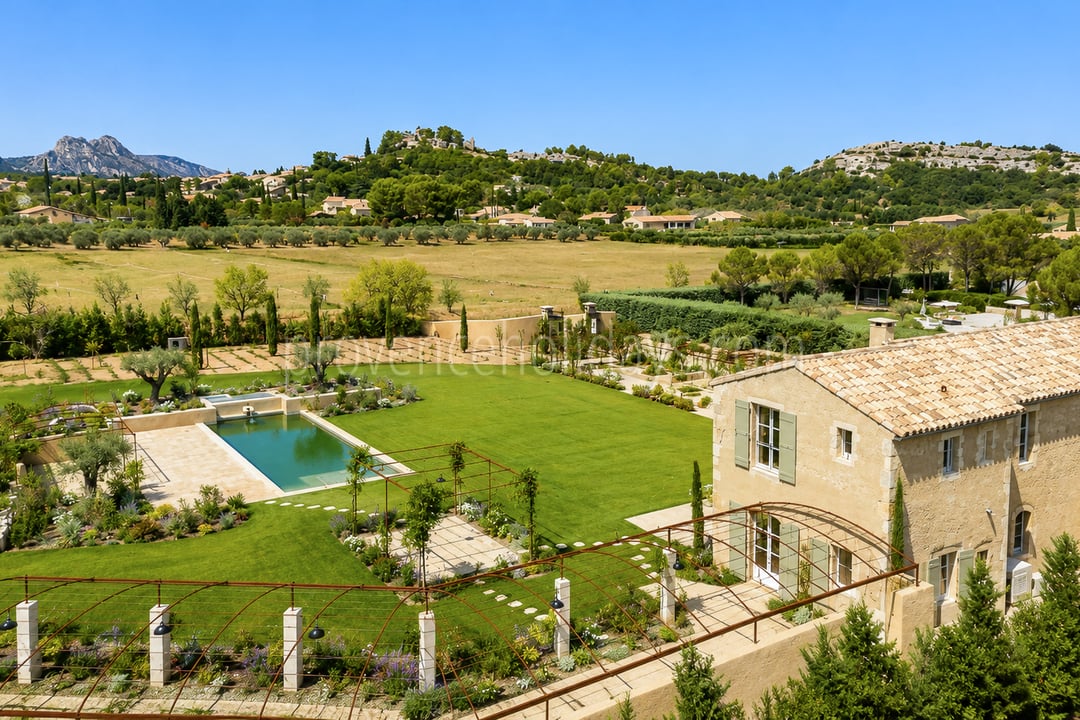 9 - Mas provençal à Eygalières: Villa: Exterior