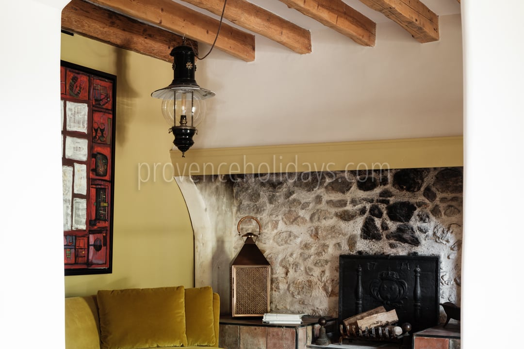 20 - Mas des Oliviers: Villa: Interior