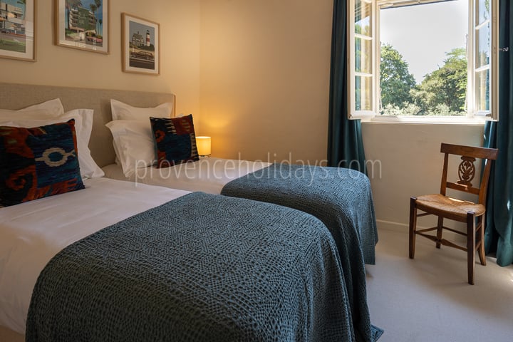 16 - Le Mas des Magnans: Villa: Bedroom