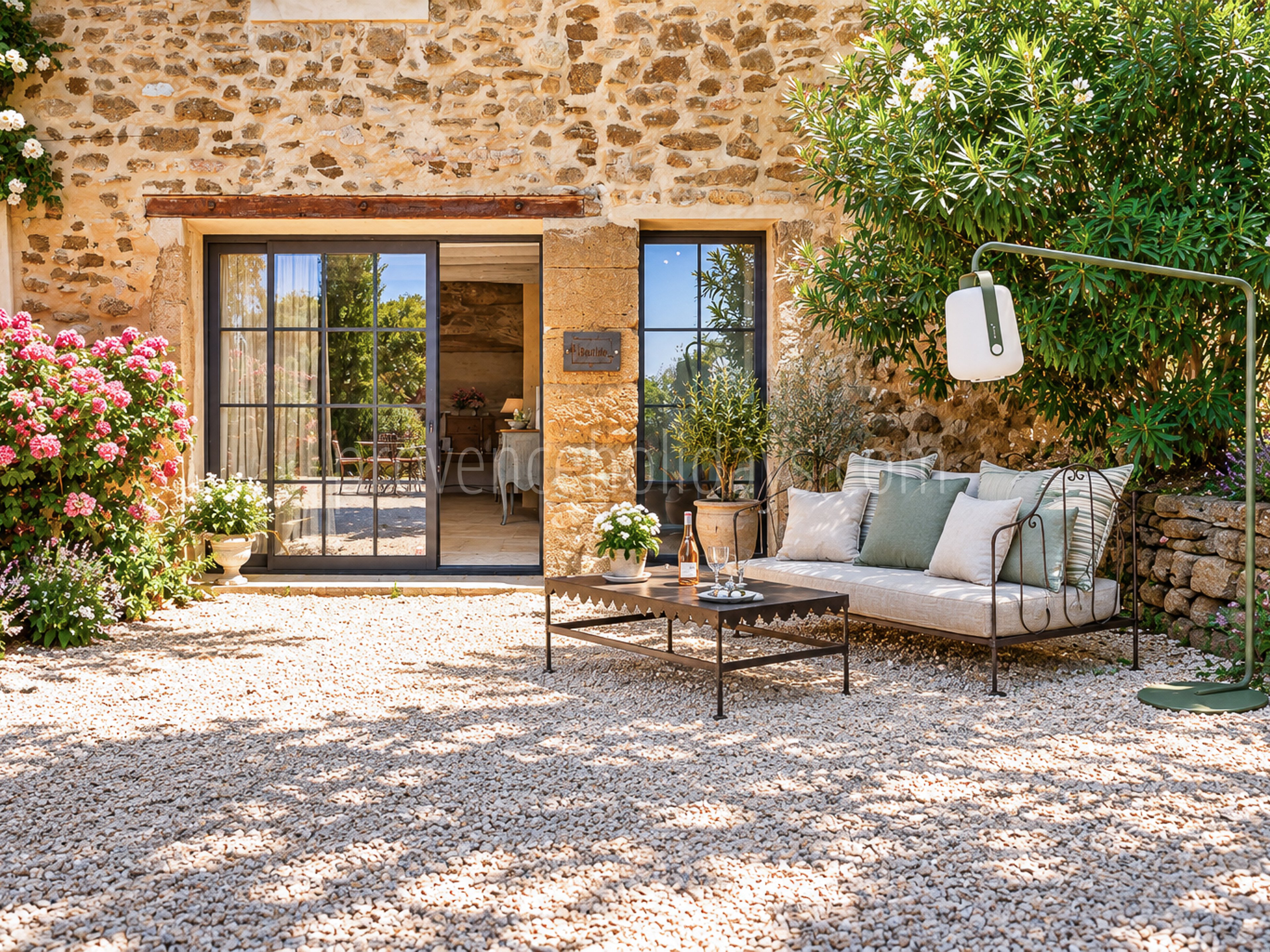 11 - Mas de Beaumes: Villa: Exterior