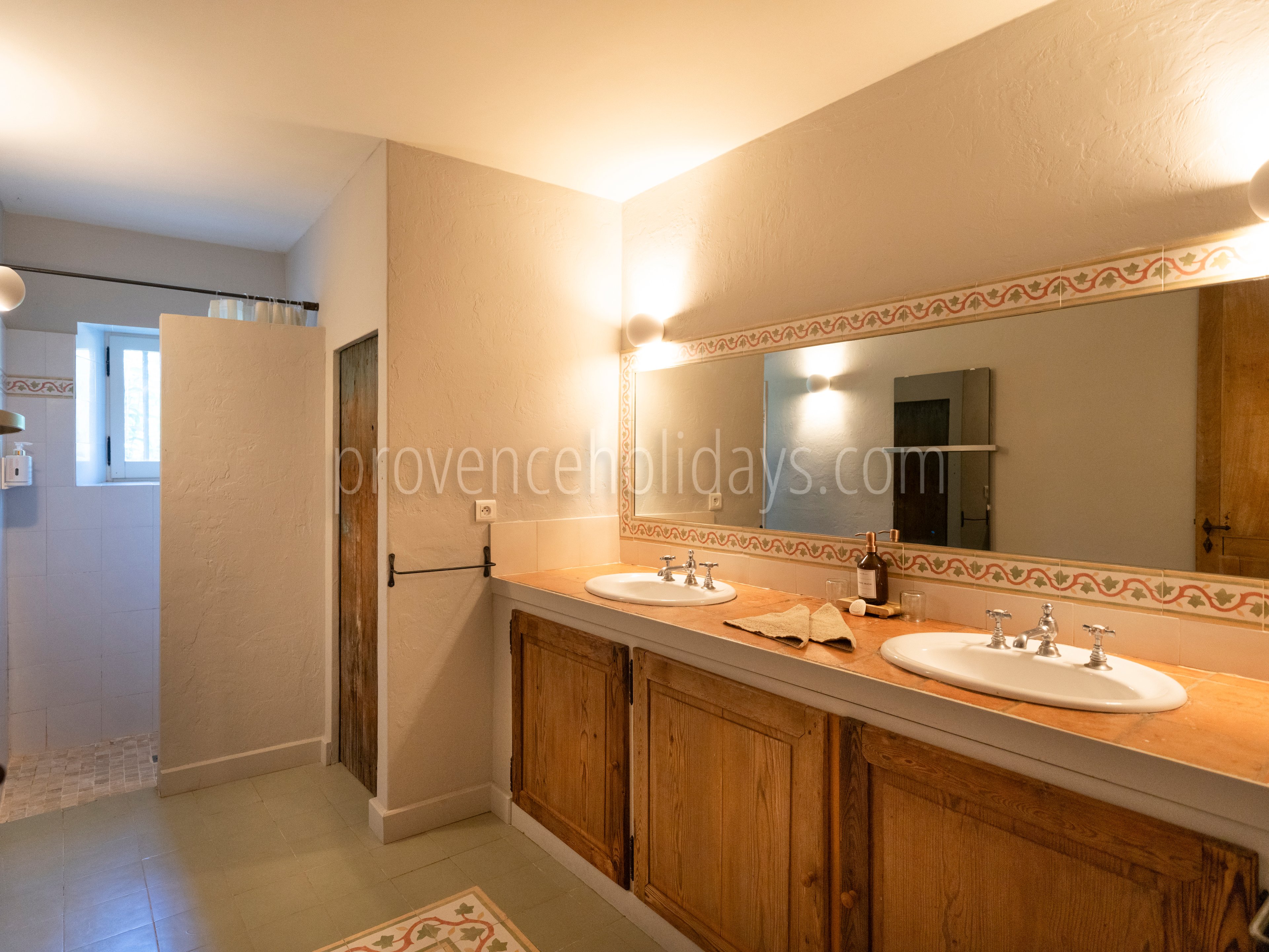 100 - La Bastide Neuve: Villa: Bathroom