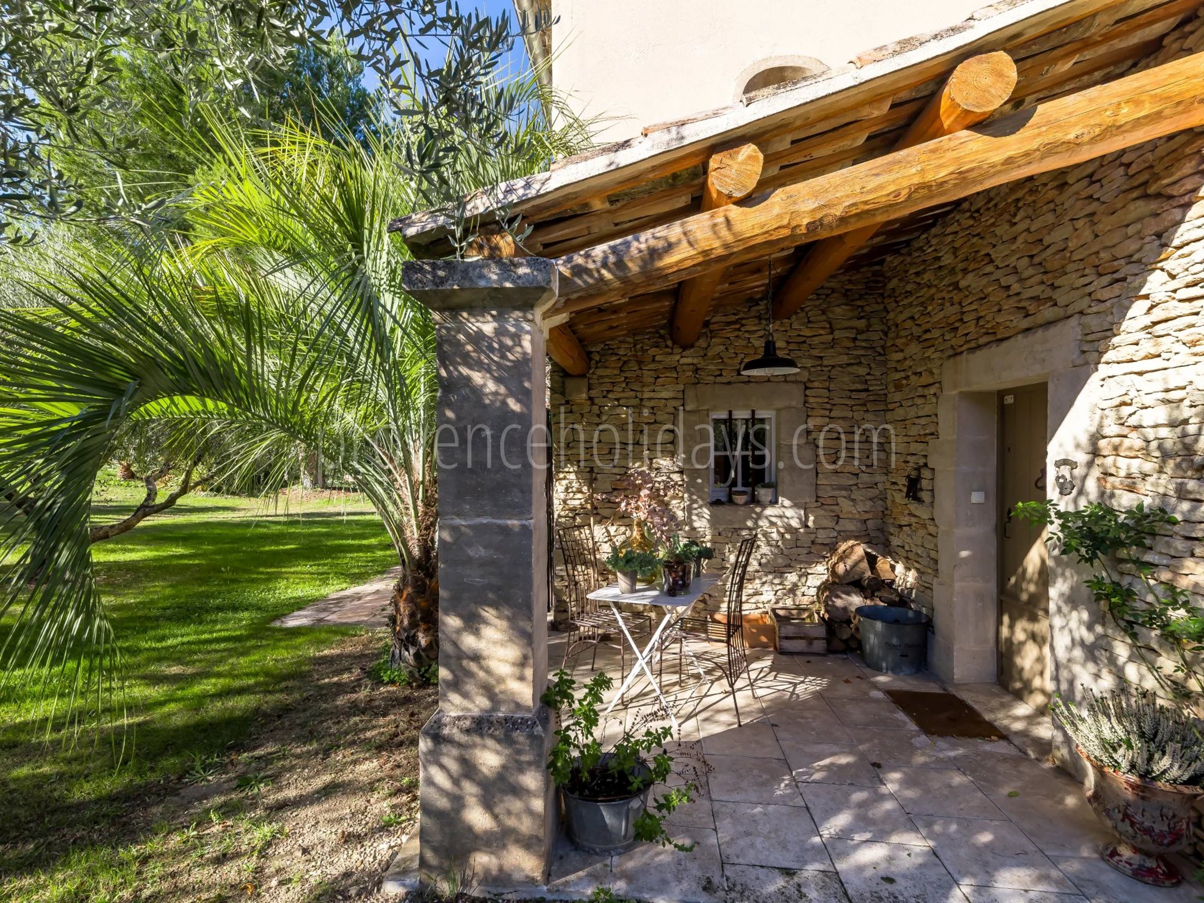 8 - Stone bastide in Cavaillon: Villa: Exterior
