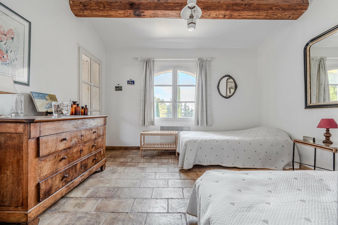 7 - Bastide des Cyprès: Villa: Bedroom
