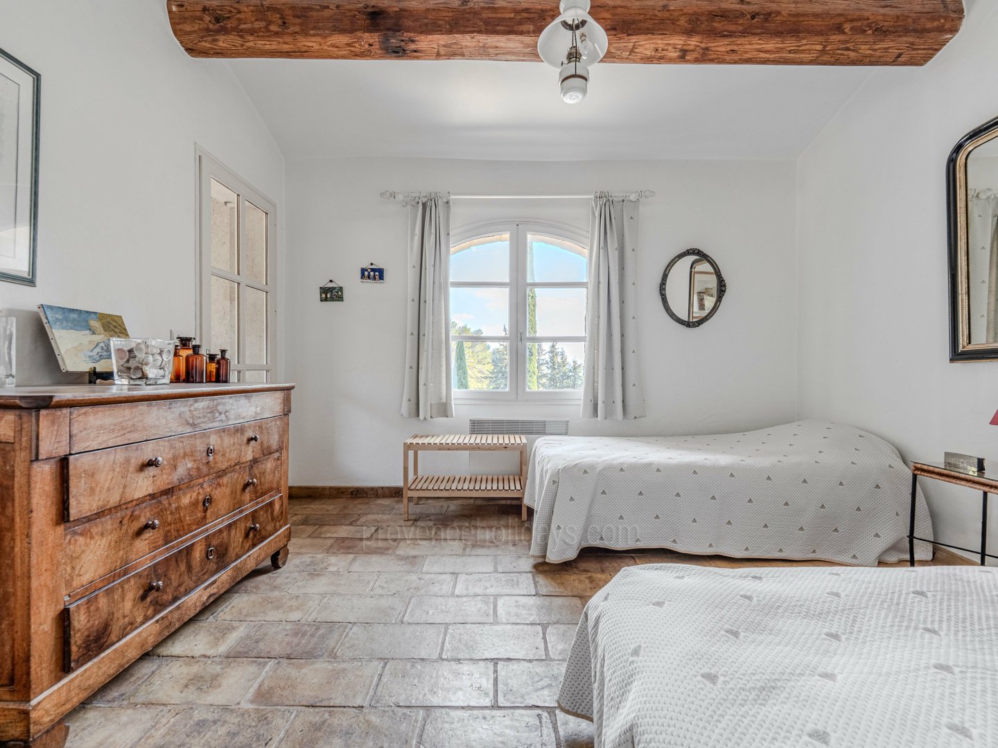 7 - Bastide des Cyprès: Villa: Bedroom