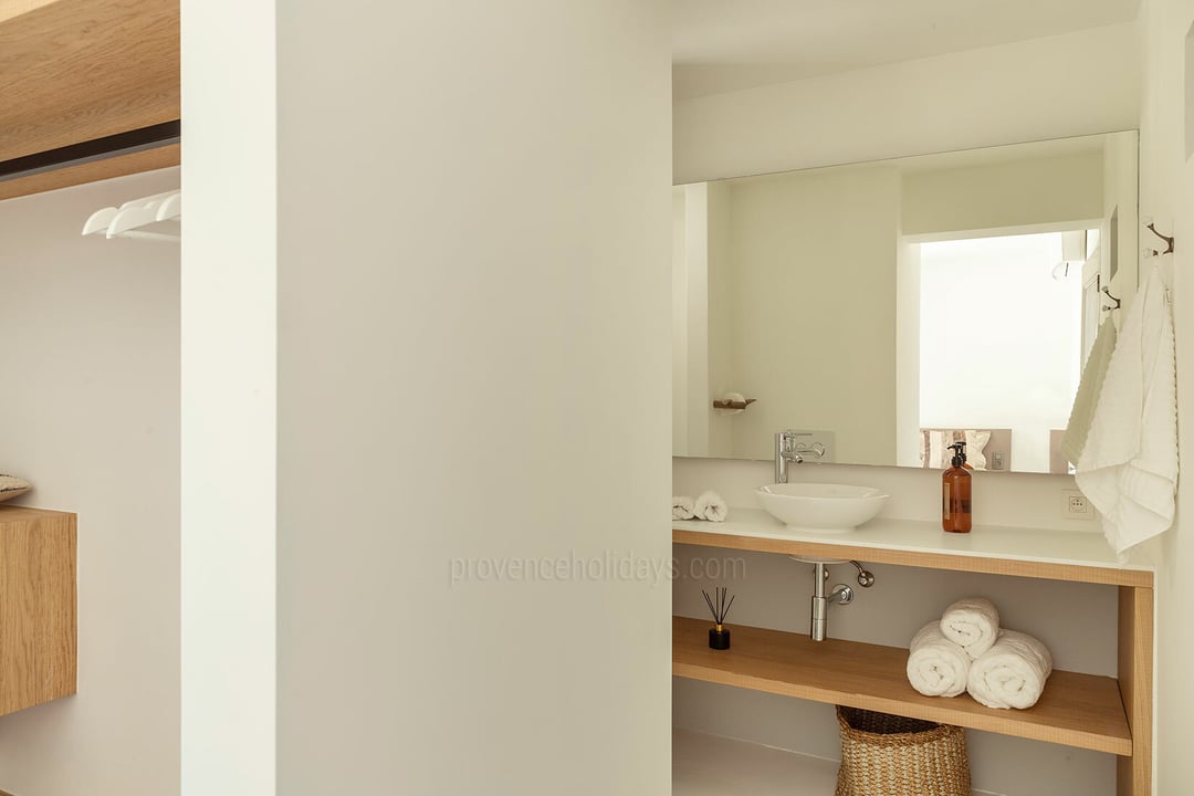 29 - Villa Saint Roch: Villa: Bathroom