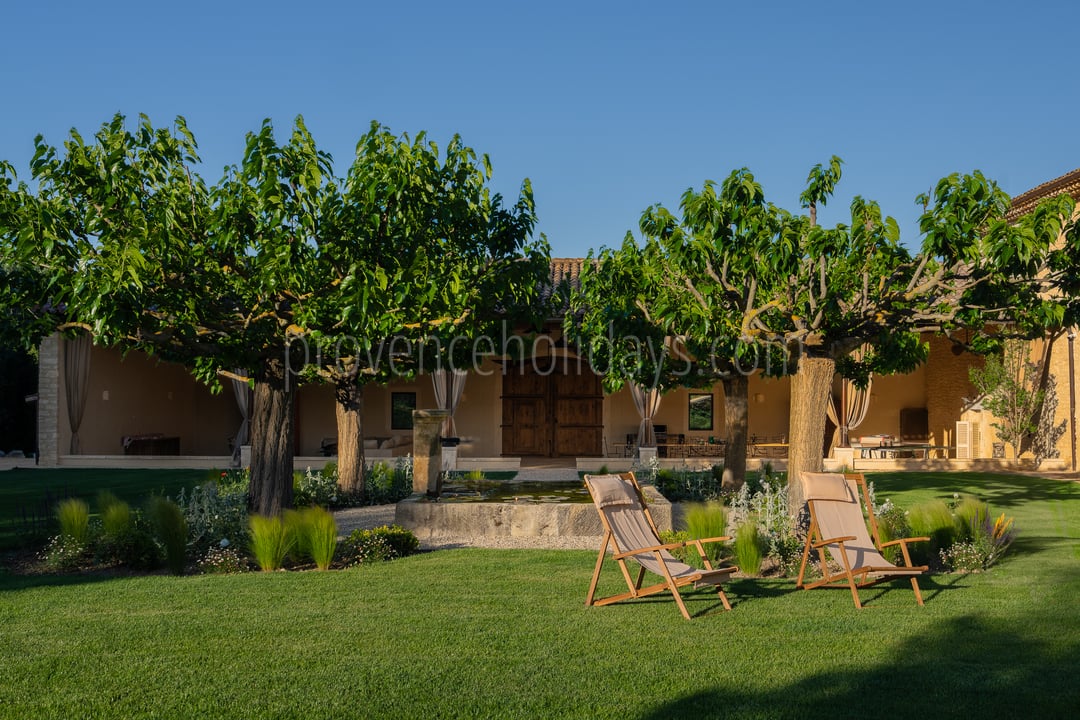 117 - Mas des Cascades: Villa: Exterior